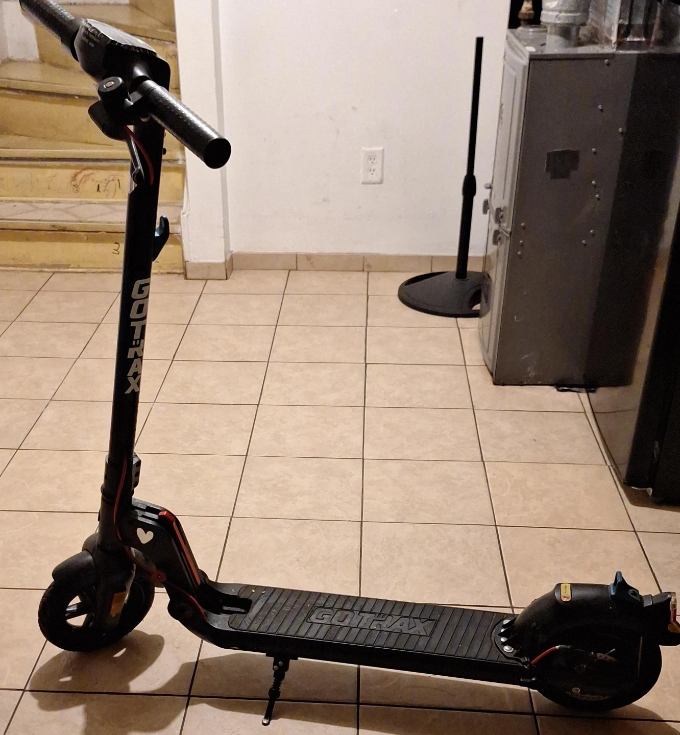 GOTRAX Electric Scooter en buen estado  15, m h