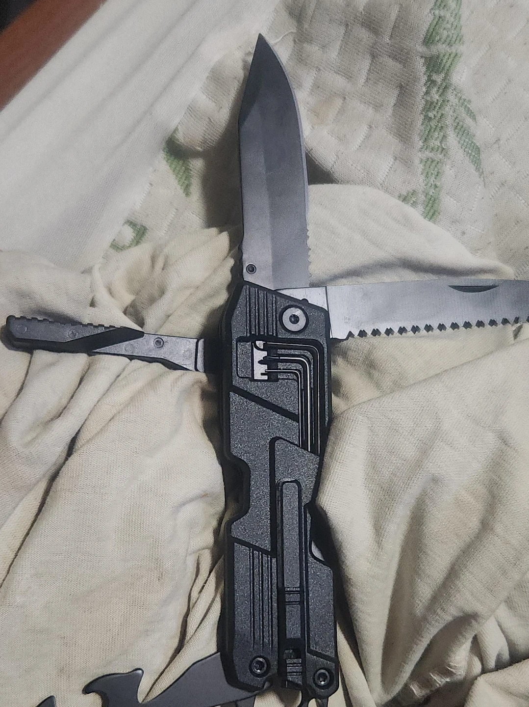Black Multi-Tool Pocket Knife