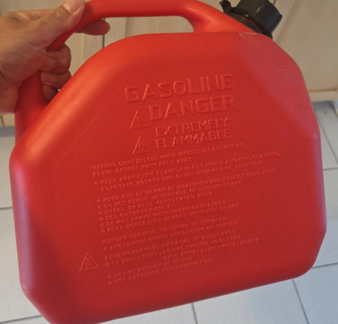 Scepter 10L Red Gas Can