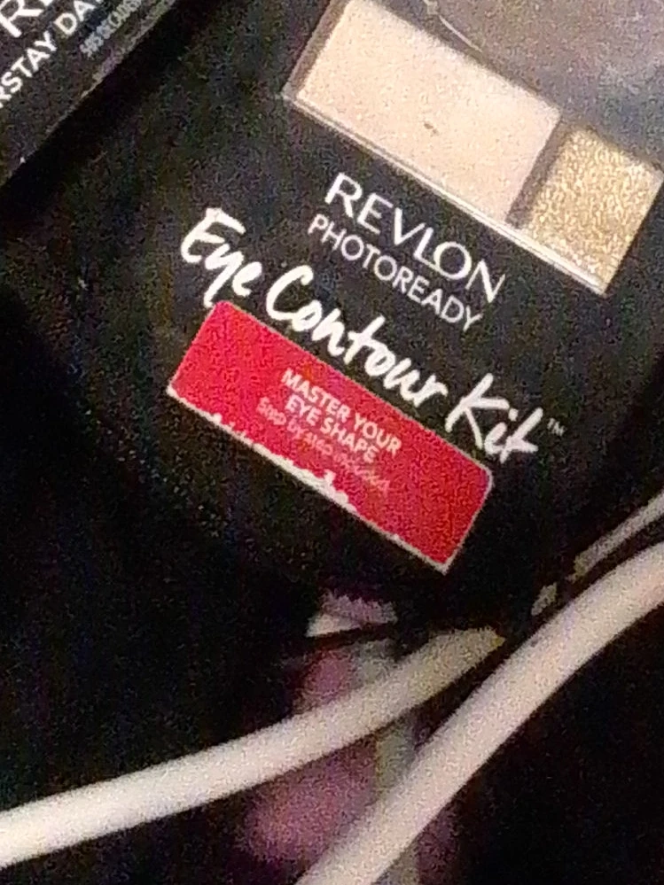 REVLON Photoready Eye Contour Kit 501 Metropolitan