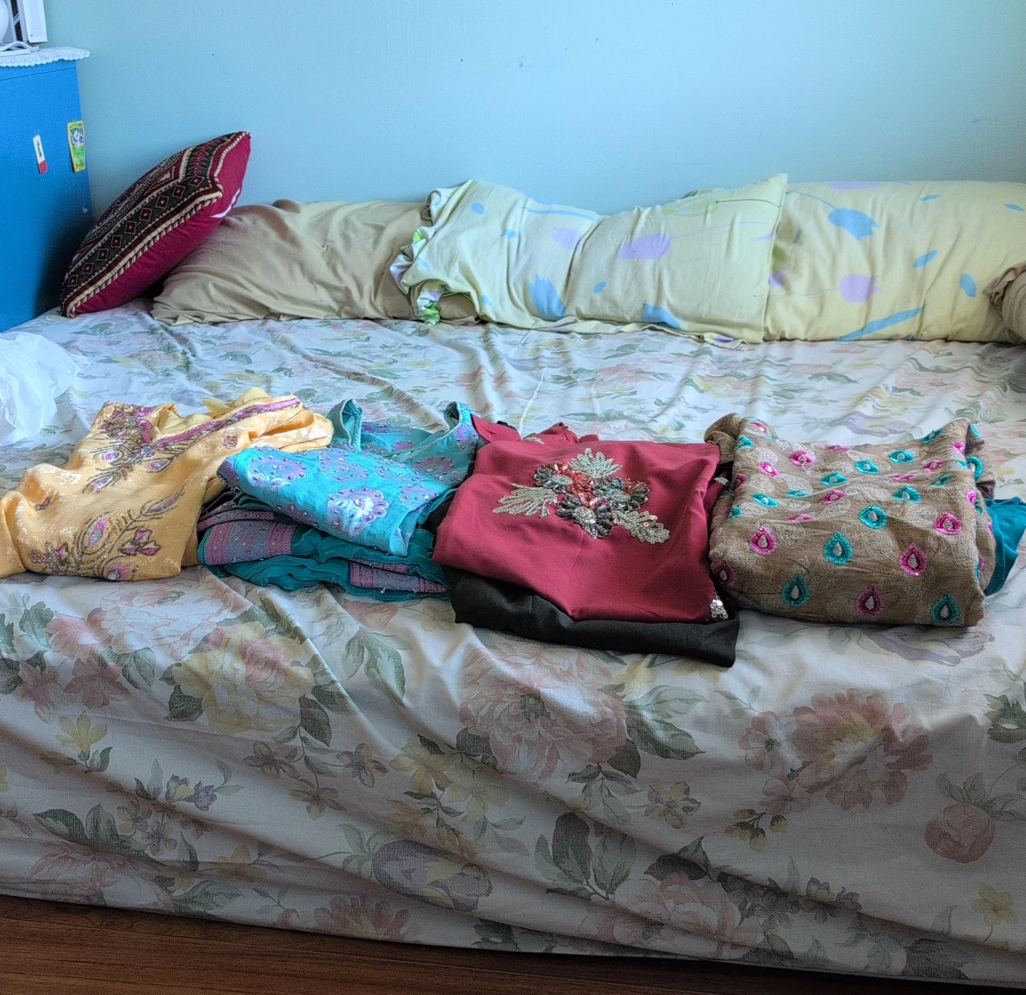 Assorted Women's full suit