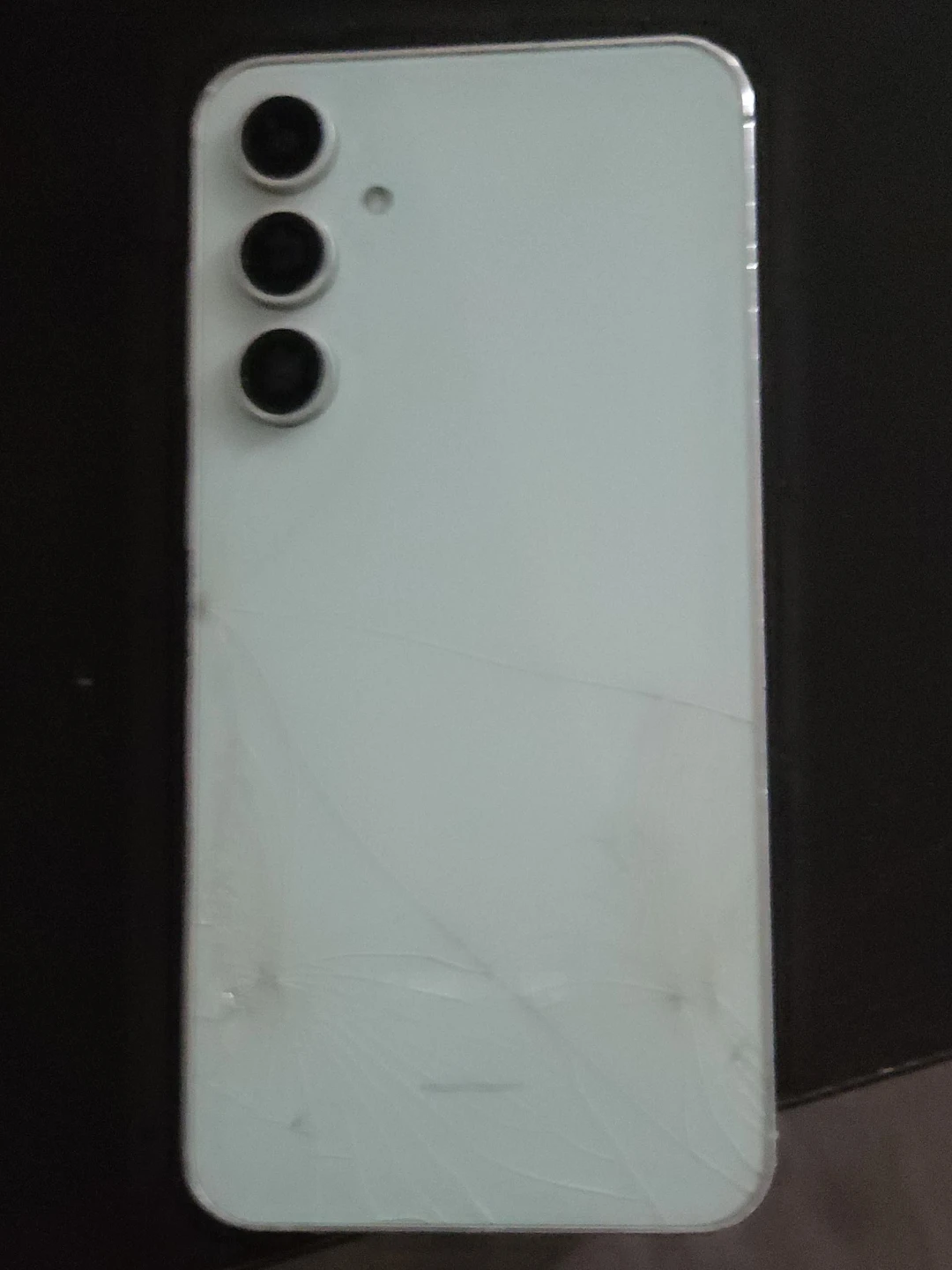 Light Blue Samsung S23 - Cracked Back - photo 2
