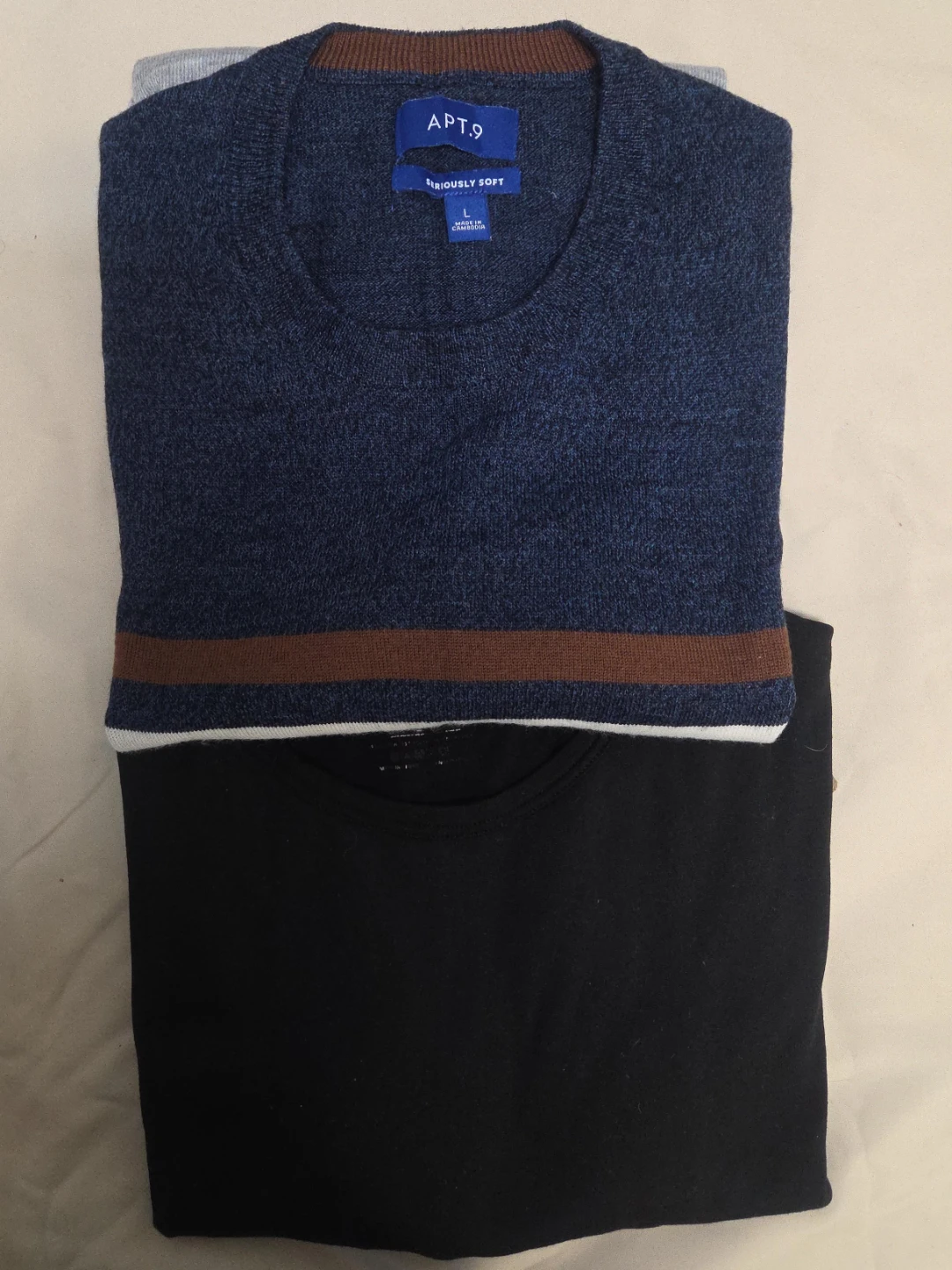 APT.9 Men's Blue Knit Sweater and Black T-Shirt - Size L