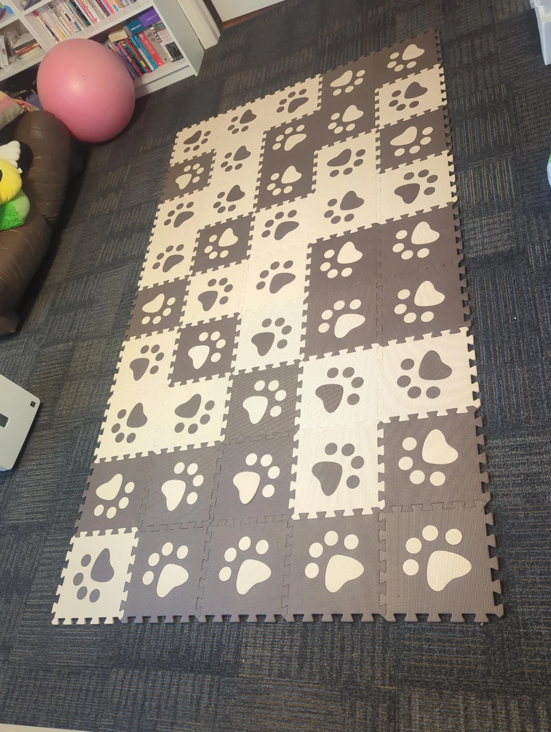 Interlocking Paw Print Foam Floor Mats