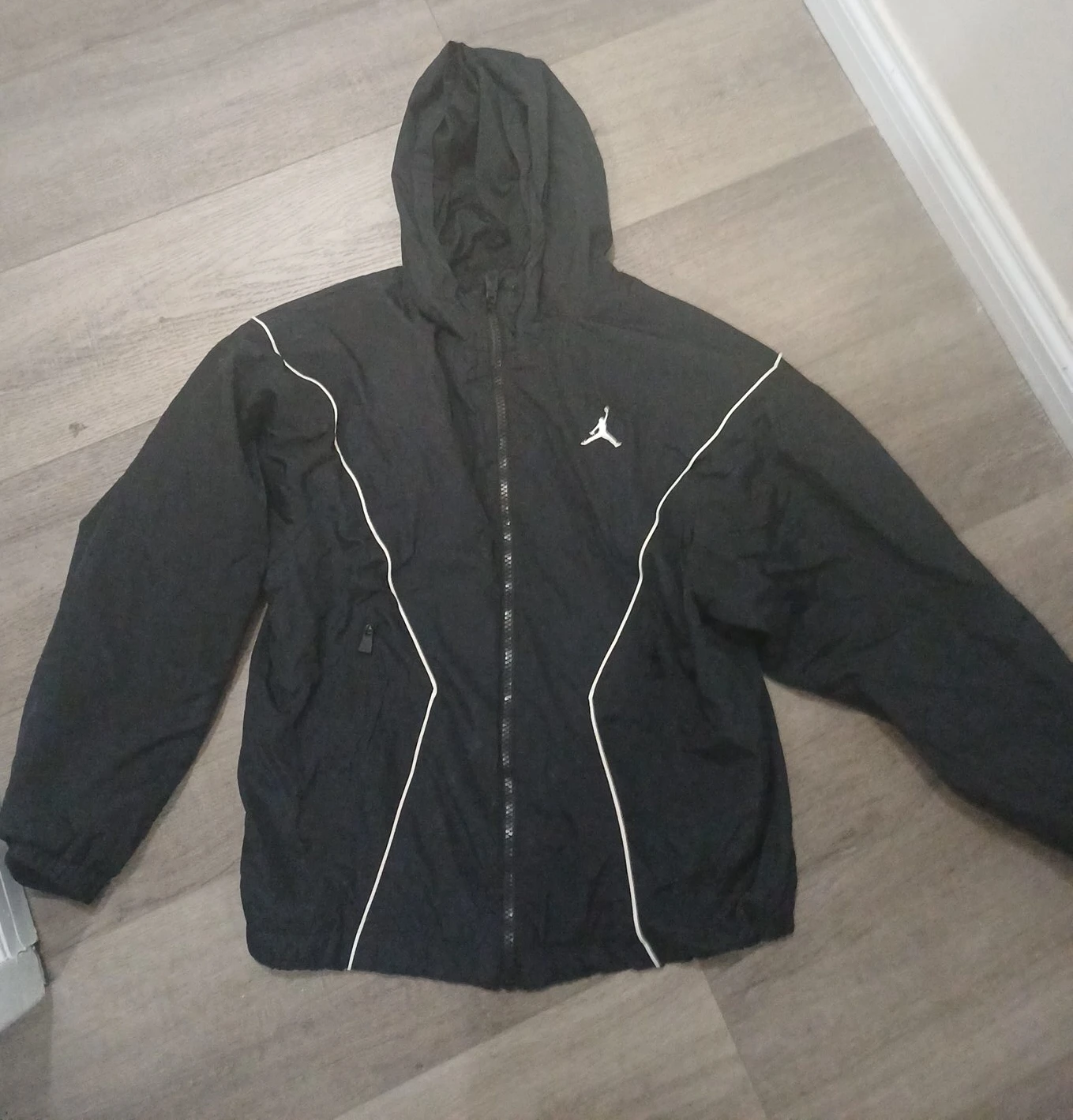 Jordan Black Windbreaker Jacket Size M (137-147cm, 10-12 Yrs)