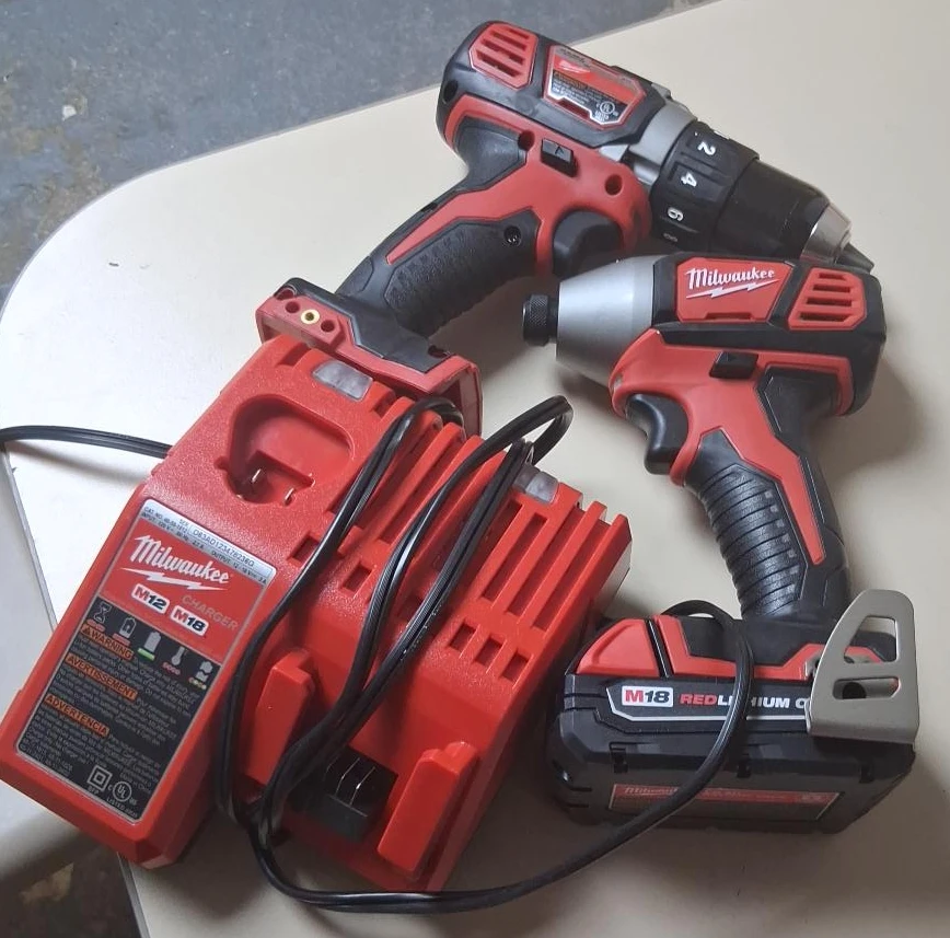 Milwaukee M18/M12 Cordless Drill and Impact Driver Combo Kit