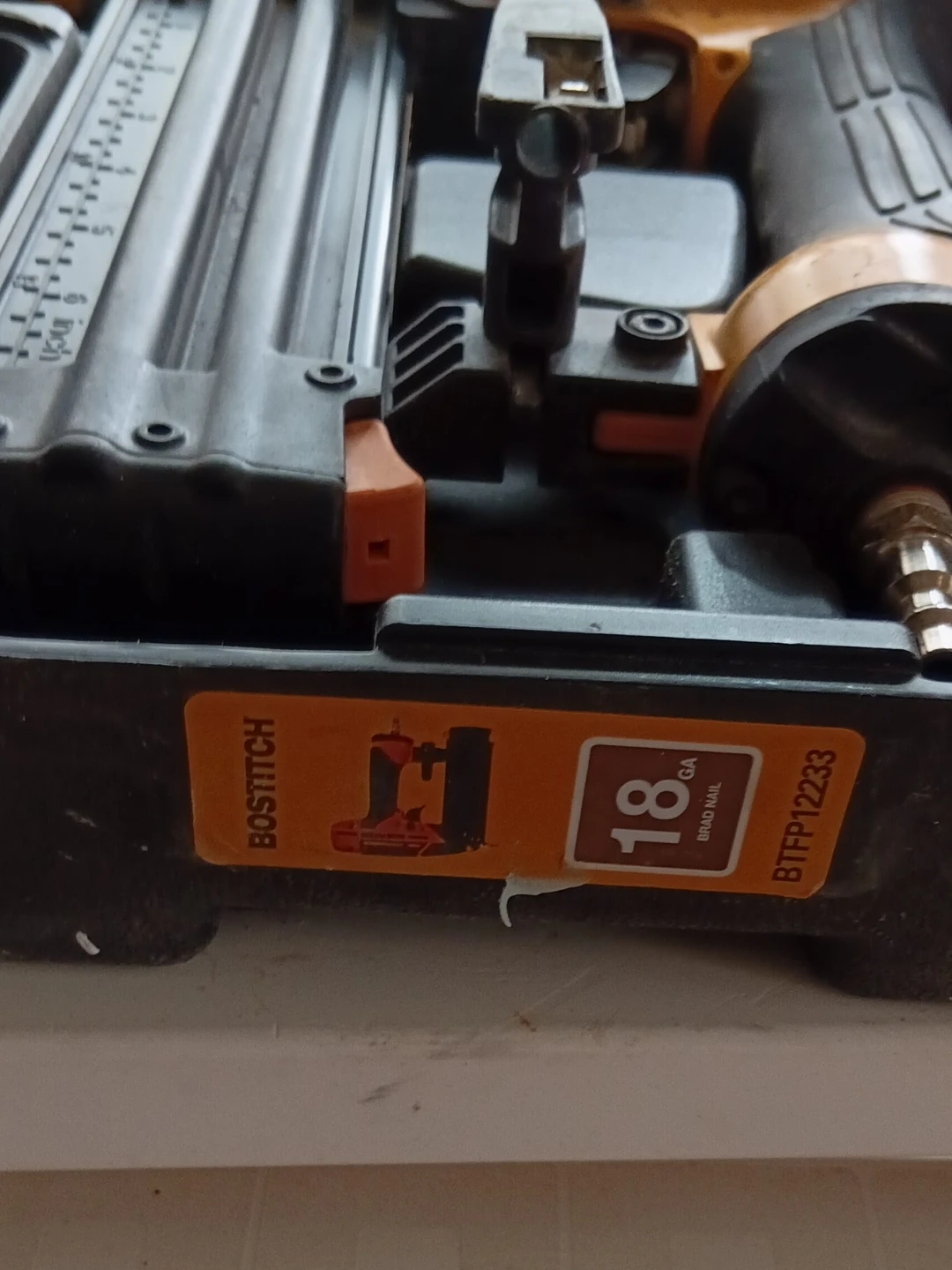 Bostitch BTFP12233 18 Gauge Brad Nailer