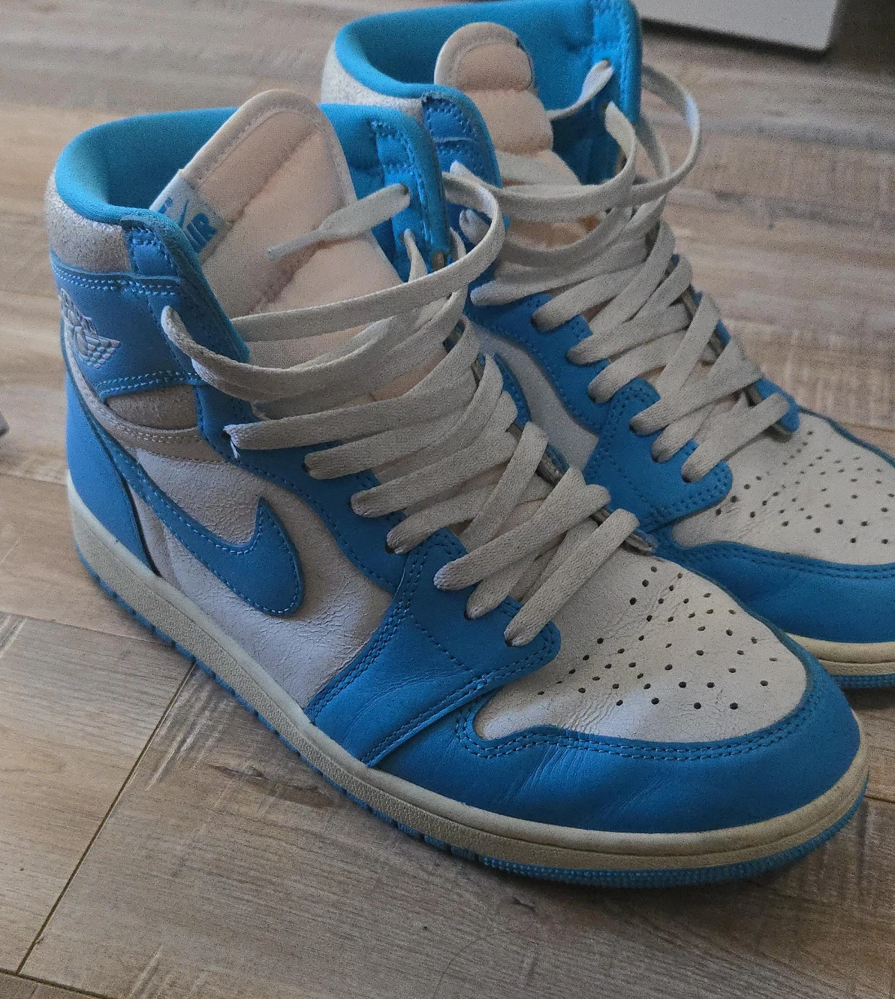 Air Jordan 1 High OG "University Blue" Sneakers - photo 4