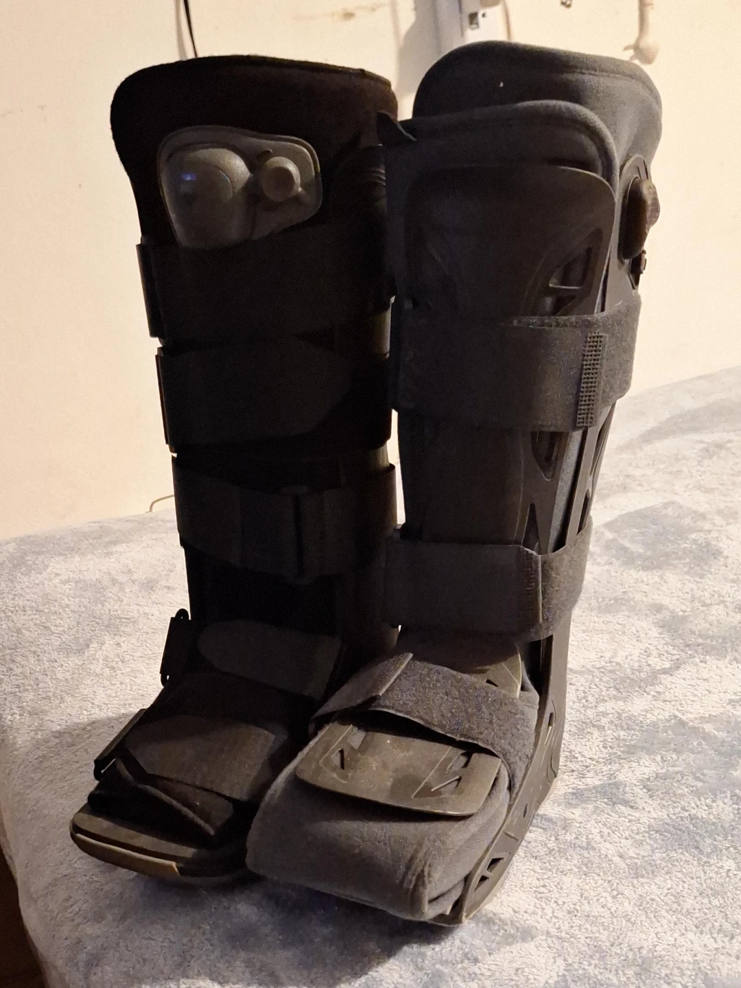 Adjustable Walking Boot Brace
