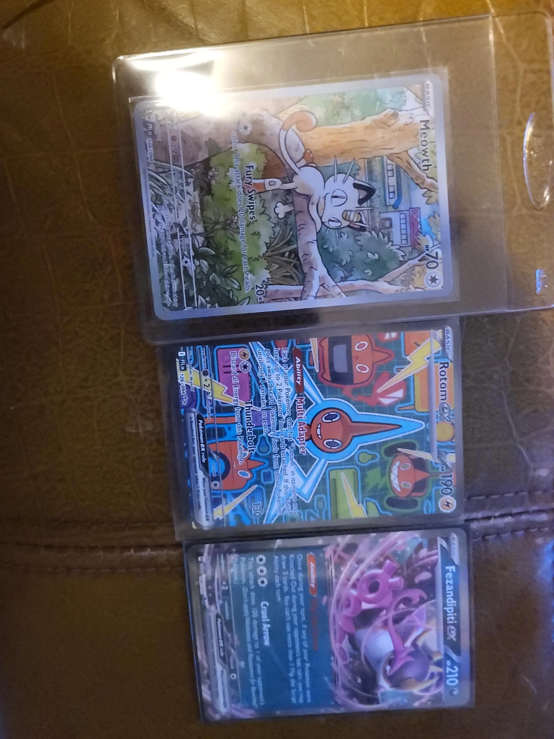 Pokemon Trading Cards: Meowth, Rotom, Fezandipiti