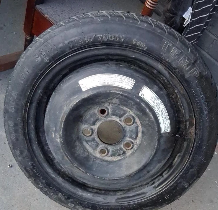 Temporary Spare Tire 125/70D15 with rin 5 birlos