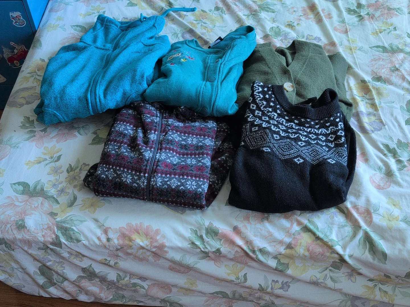 Bundle of 5 Sweaters
