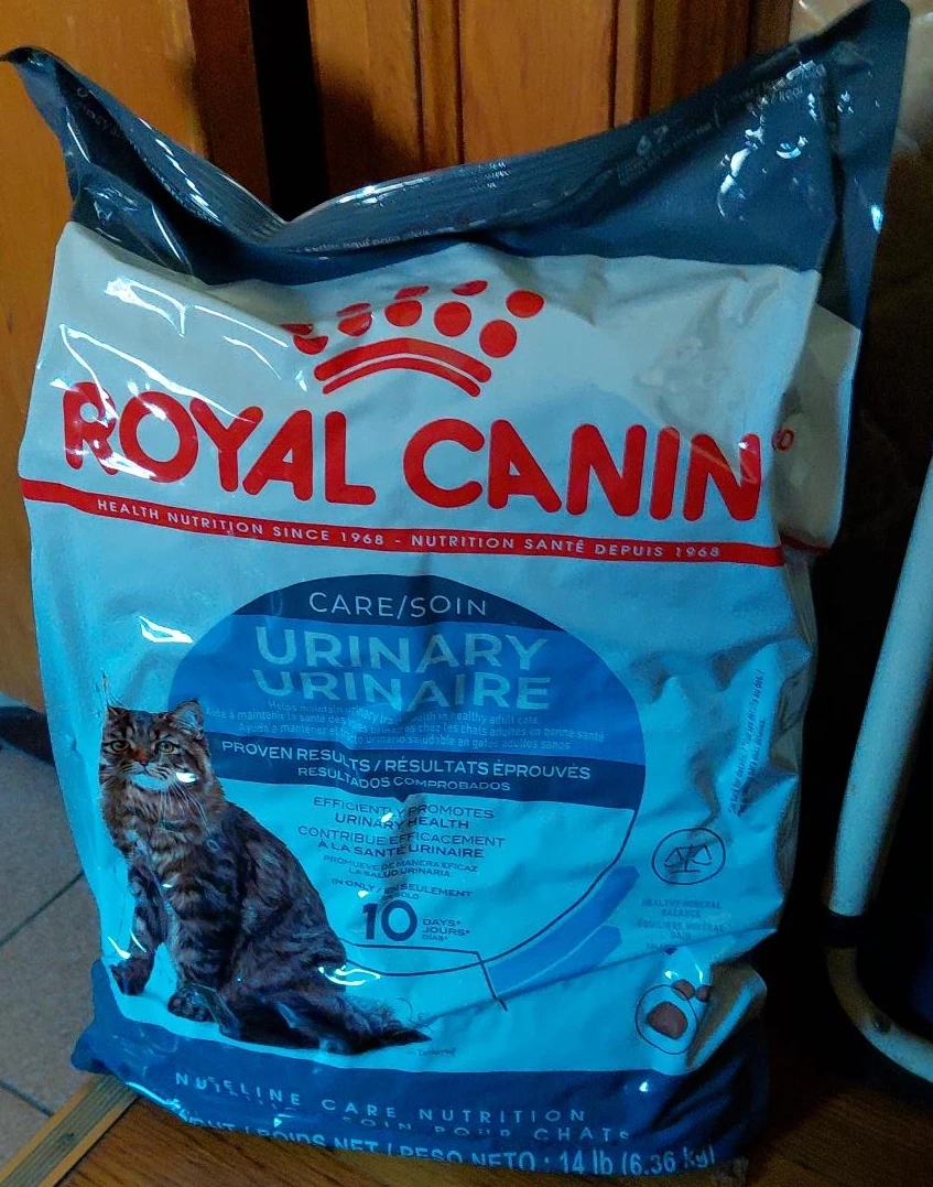Royal Canin Urinary Care Dry Cat Food, 14 lb