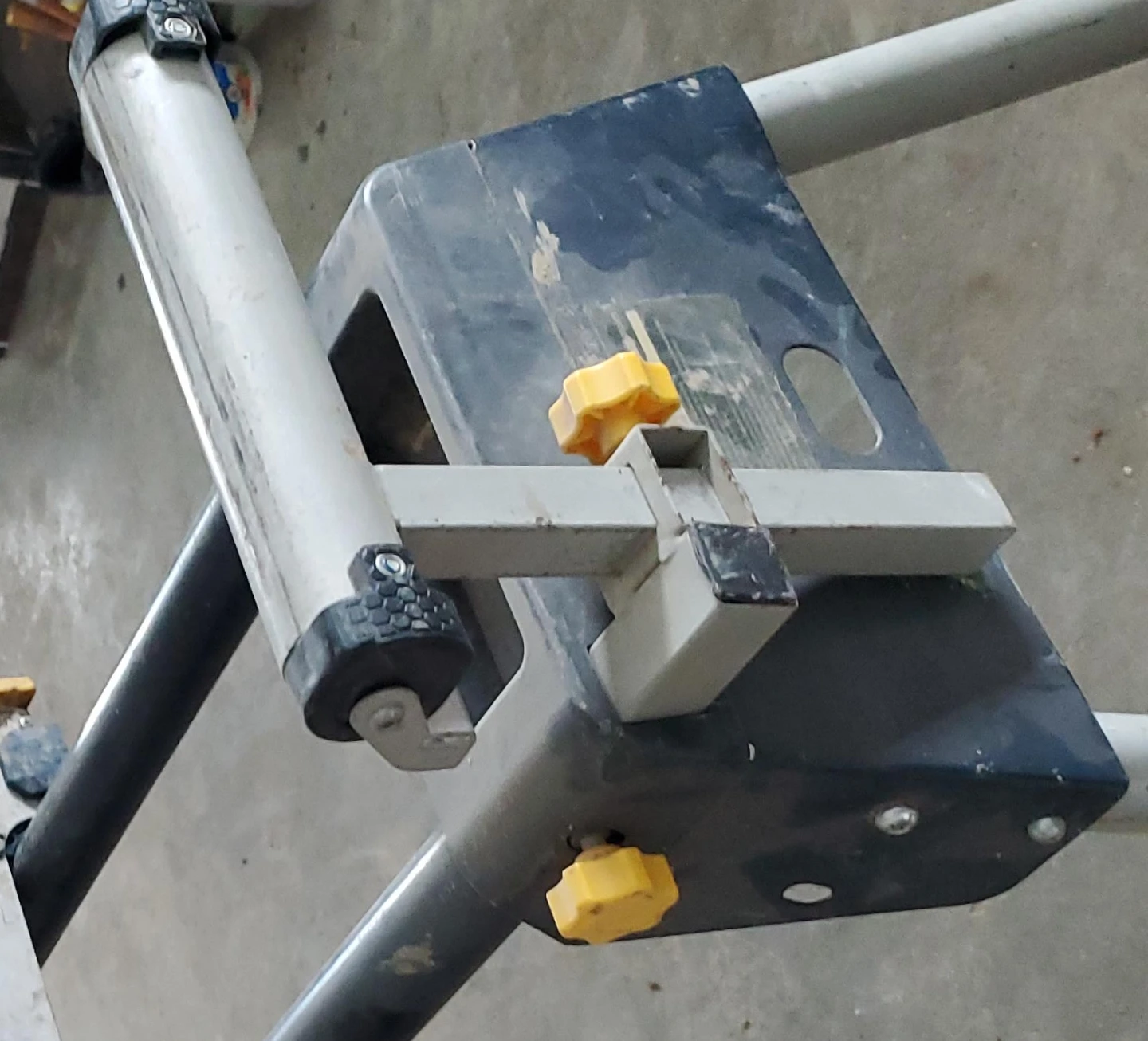 Miter saw Mastercraft