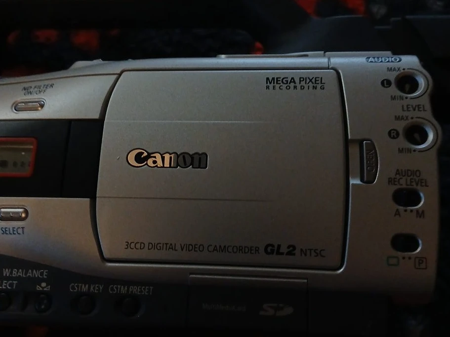 Canon GL2 NTSC 3CCD Digital Video Camcorder