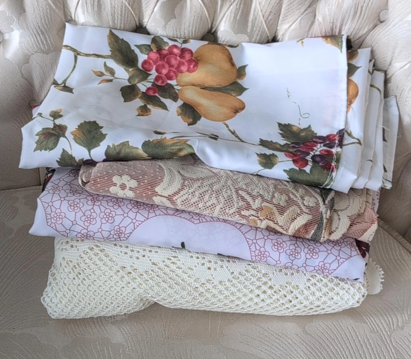Set of 3 Tablecloths & coffee table cloth
