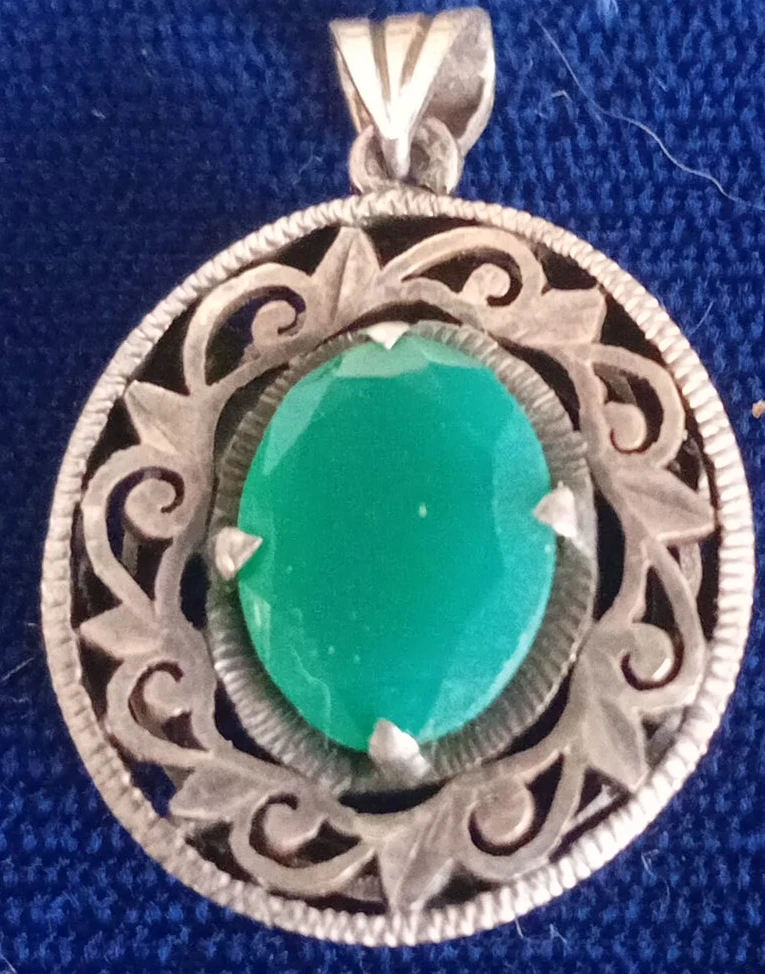 Silver Pendant with Emerald Gemstone