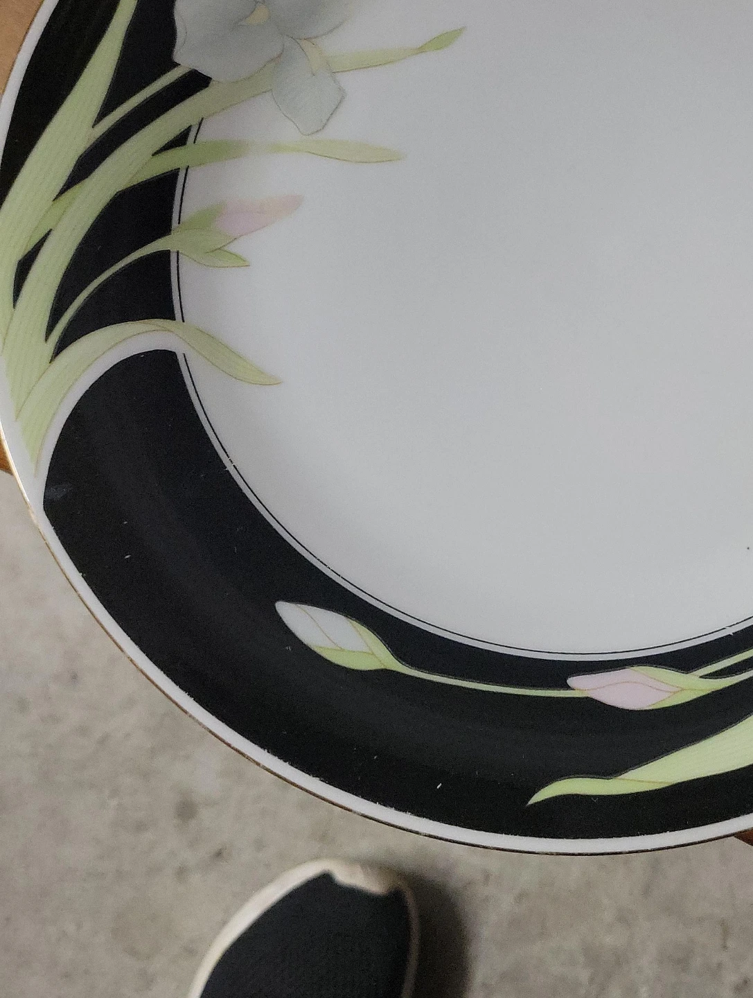 Decorative Plate with Floral Design