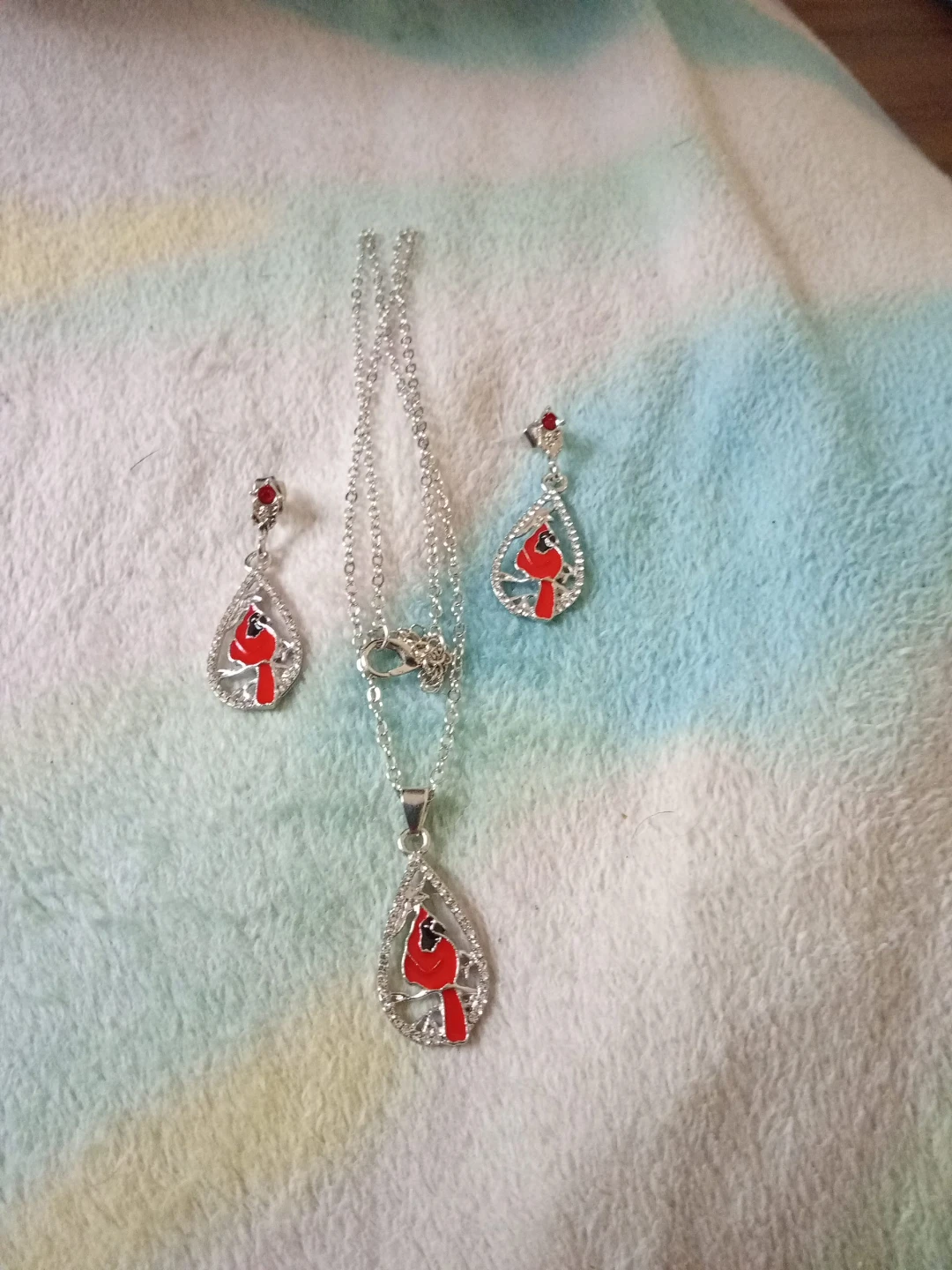 Cardinal Pendant Necklace and Earrings Set