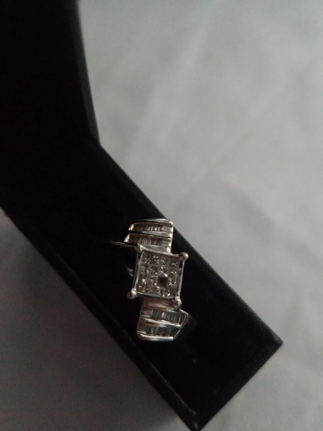 Diamond Cluster Ring 14 K white gold
