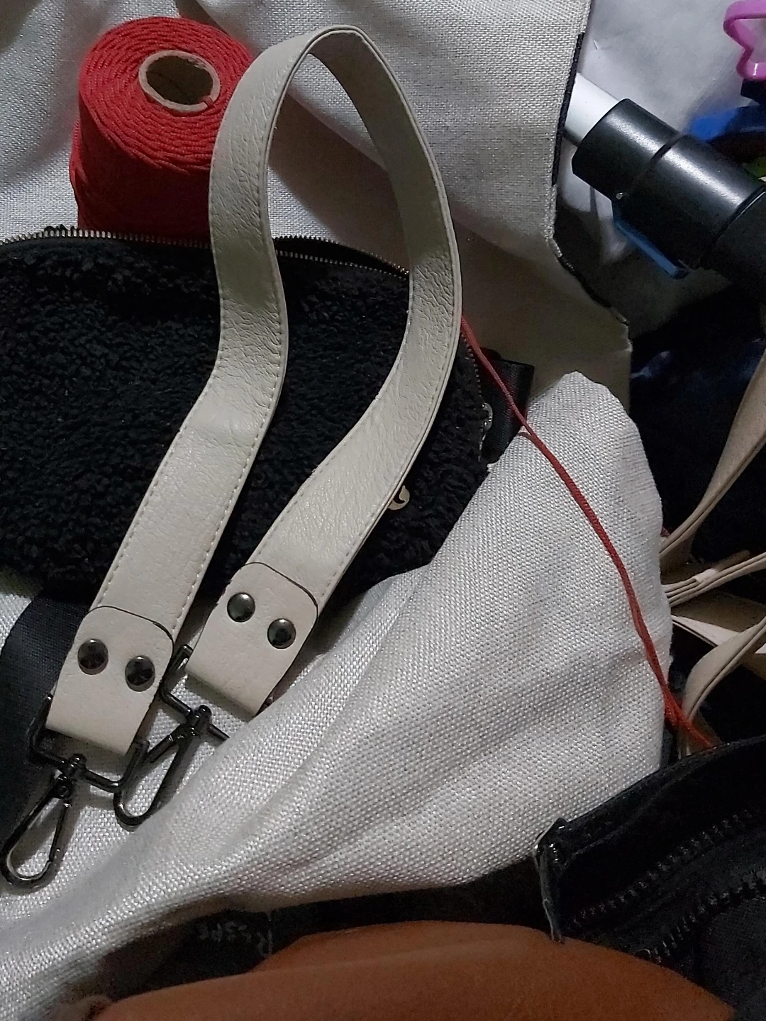 Cream Leather Handbag Strap with Silver Hardware