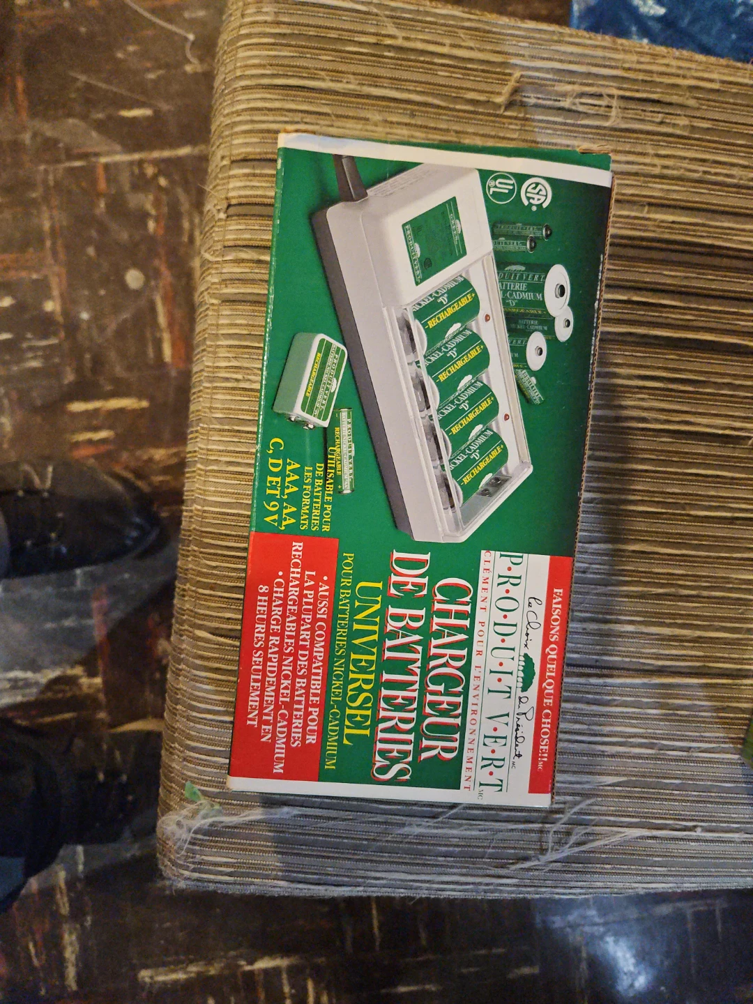 Produit Vert Universal Battery Charger