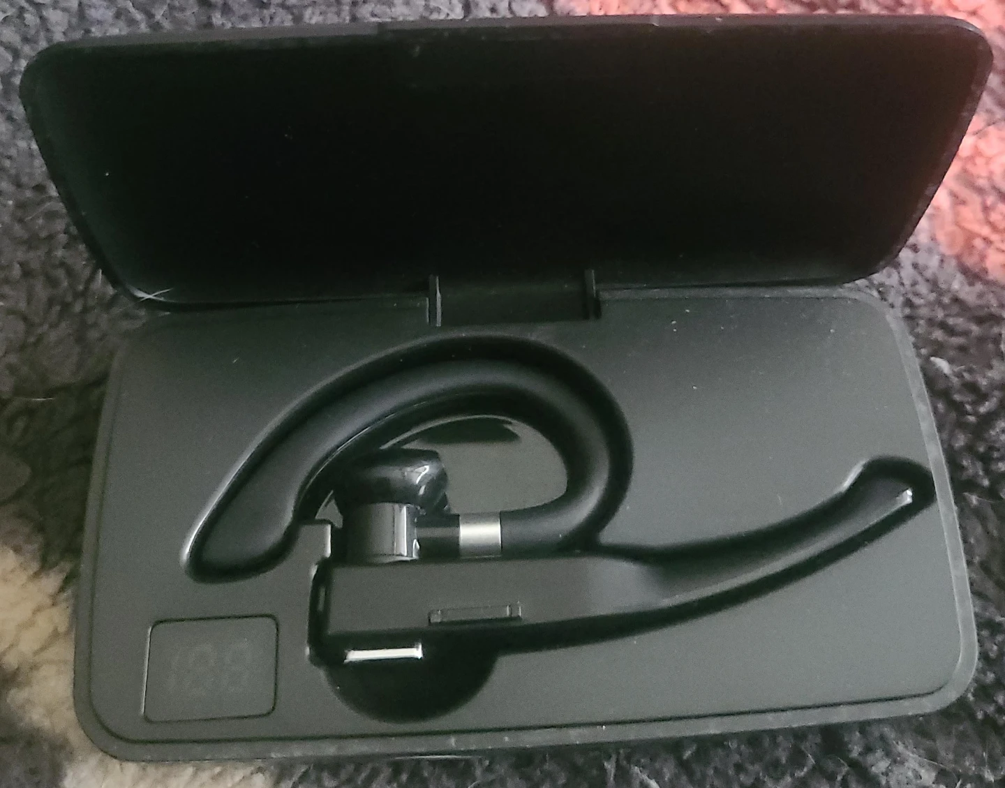 Black Wireless Bluetooth Earbud with Charging Case - photo 2