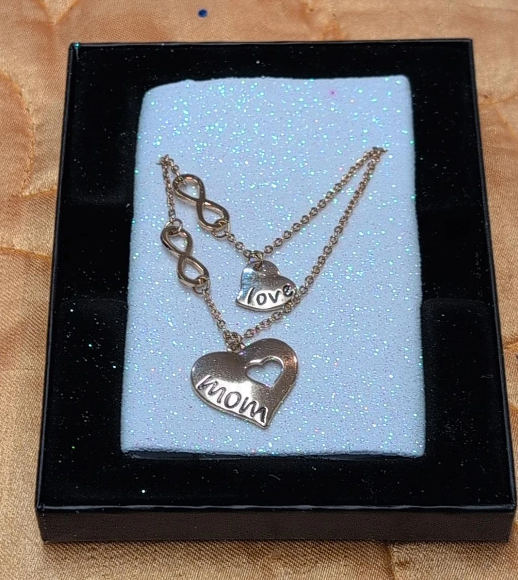 Mom necklace with infinity symbol and heart pendant