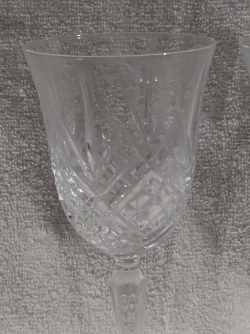 Set of 2 Crystal Wine Glasses