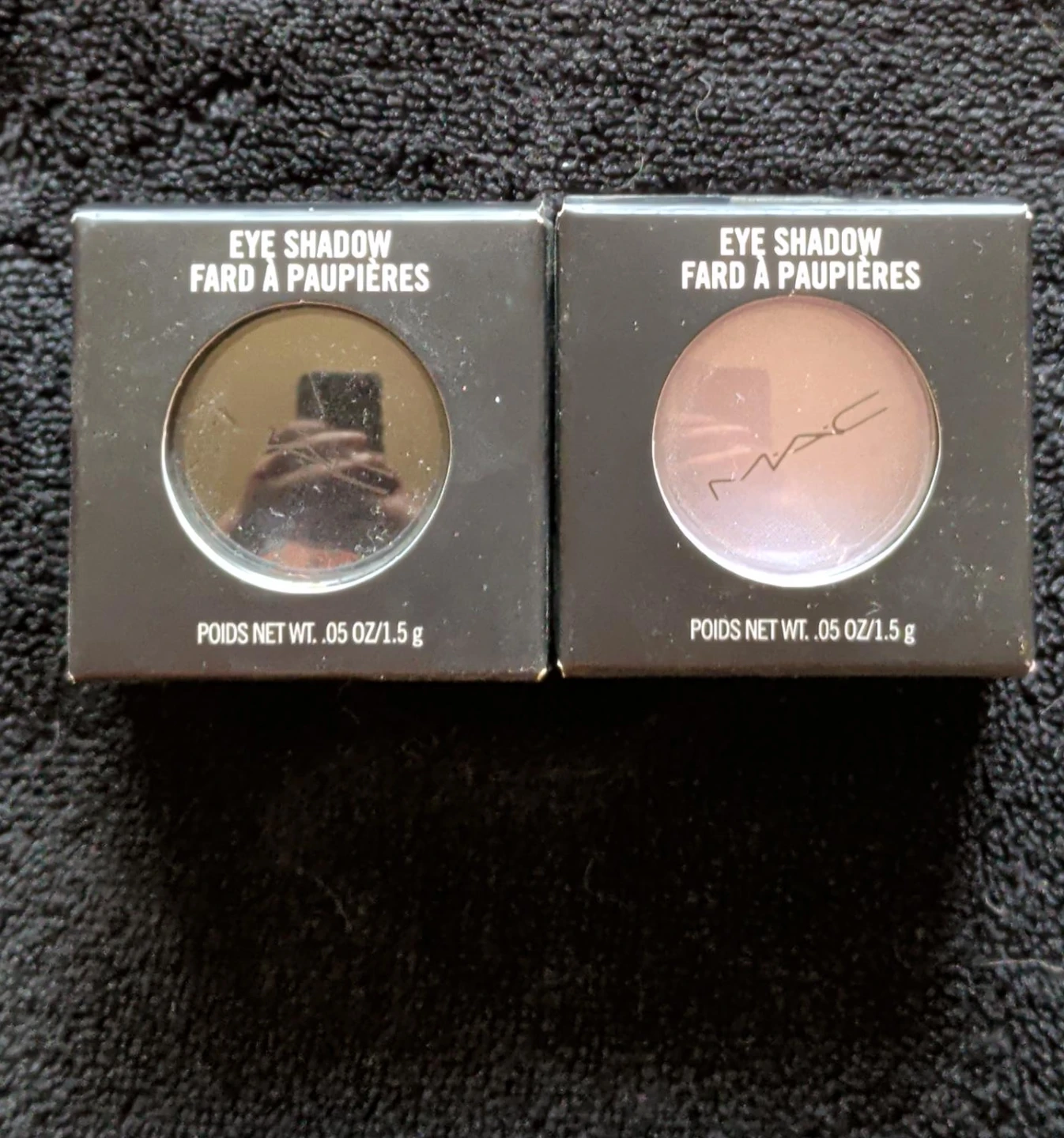 MAC Eyeshadow - Carbon Matte & Humblebrag Frost