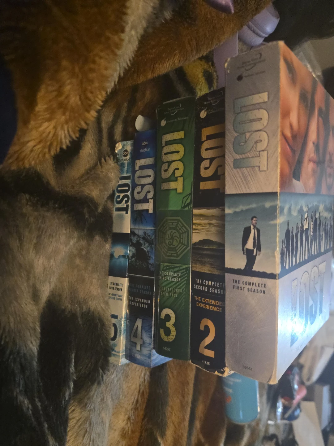 LOST  Seasons 1-5 DVD Set