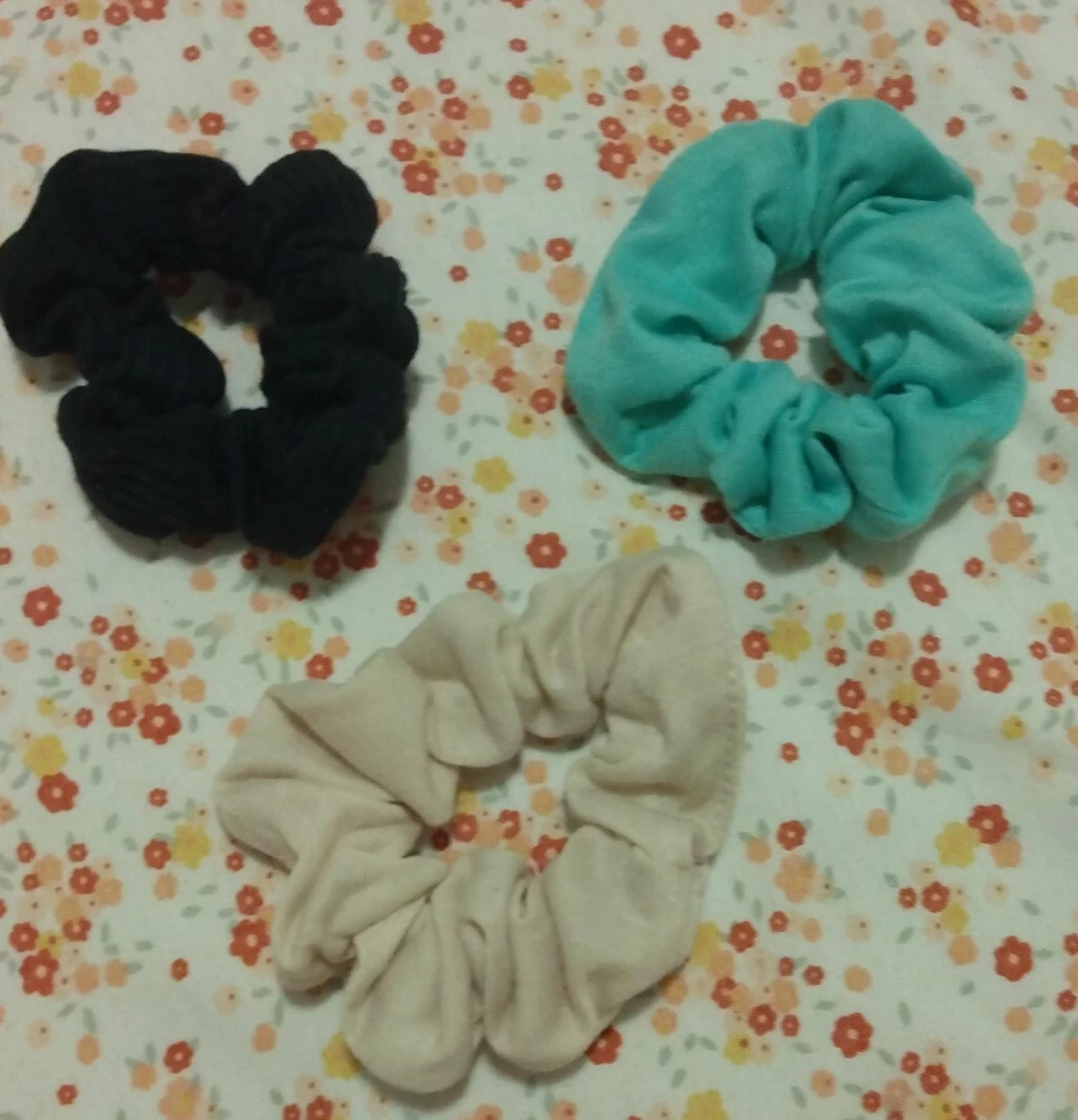 3 Scrunchies