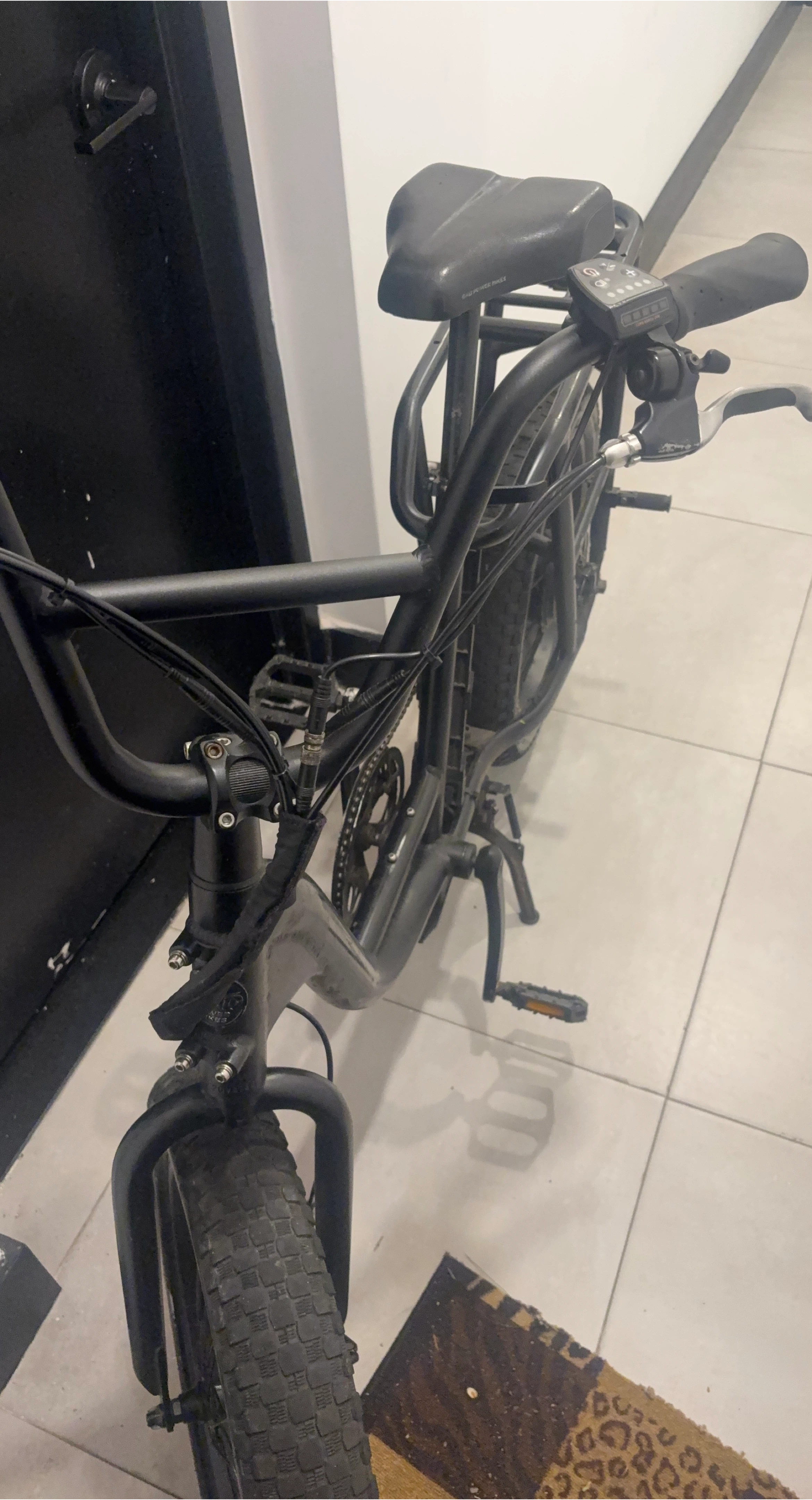 Black Electric raid-power bike  Fat Tire Bike