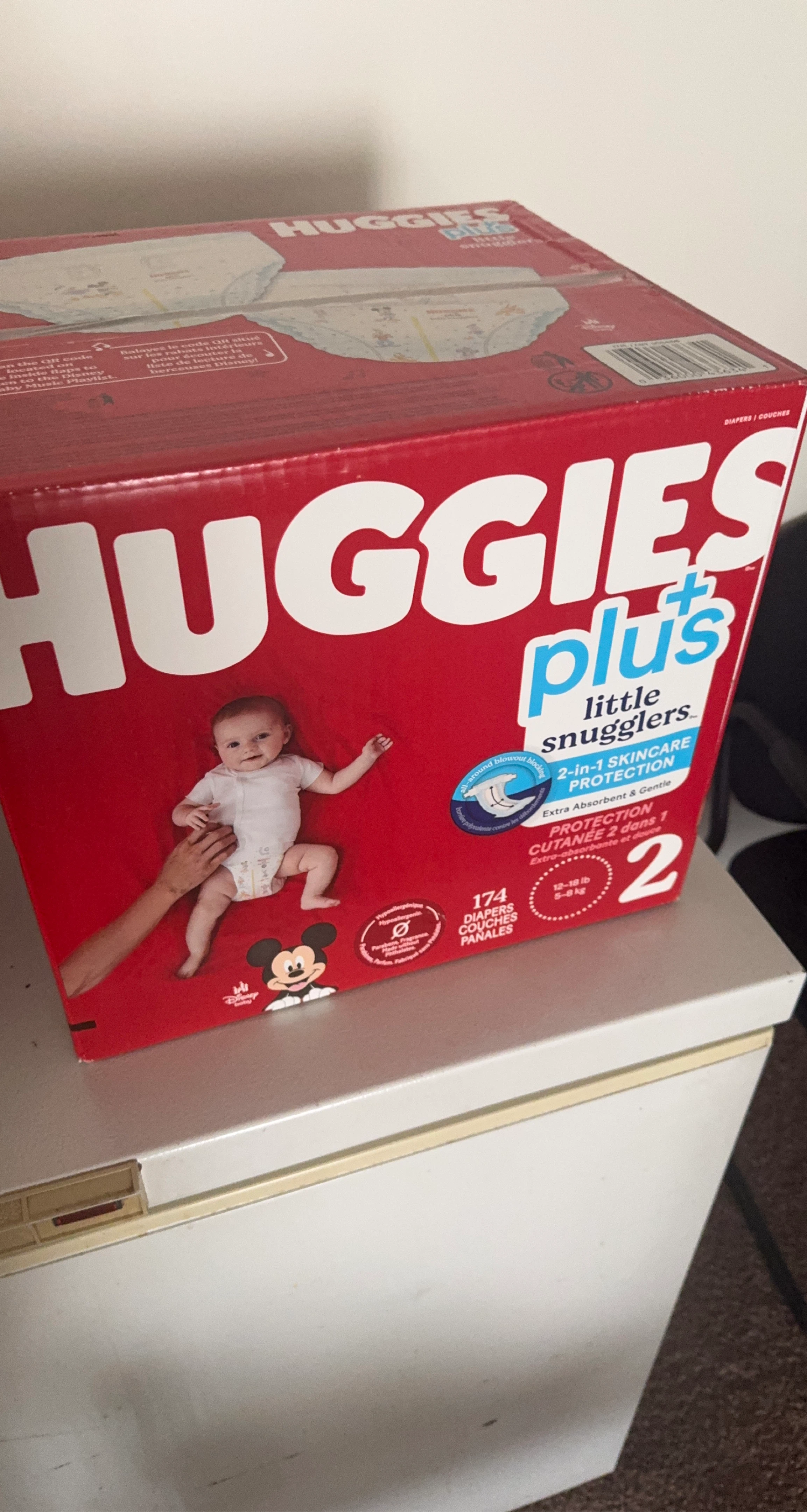 Huggies Plus Little Snugglers Diapers - Size 2 (174 Count)