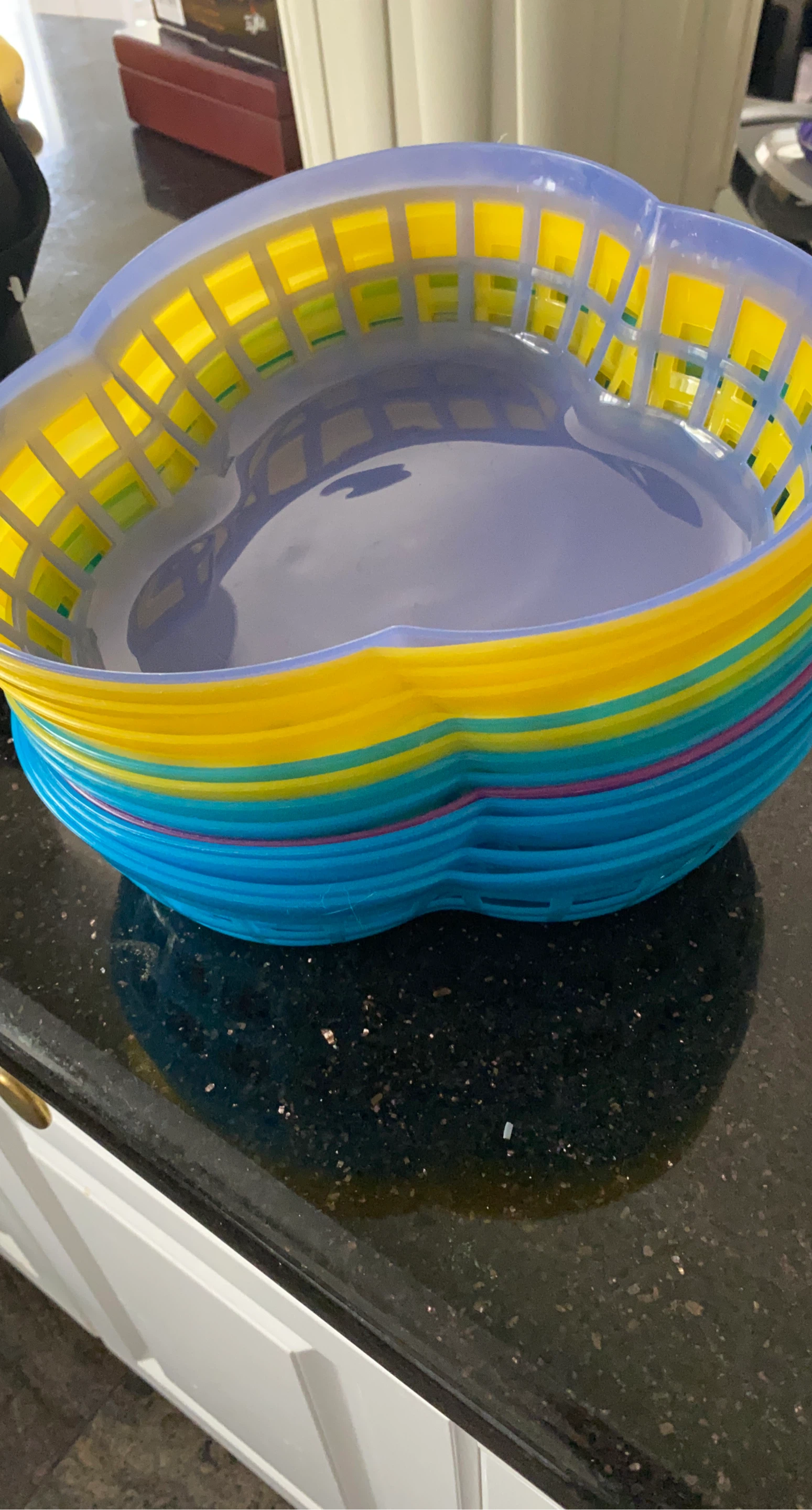 Set of 12 plastic heart shaped baskets