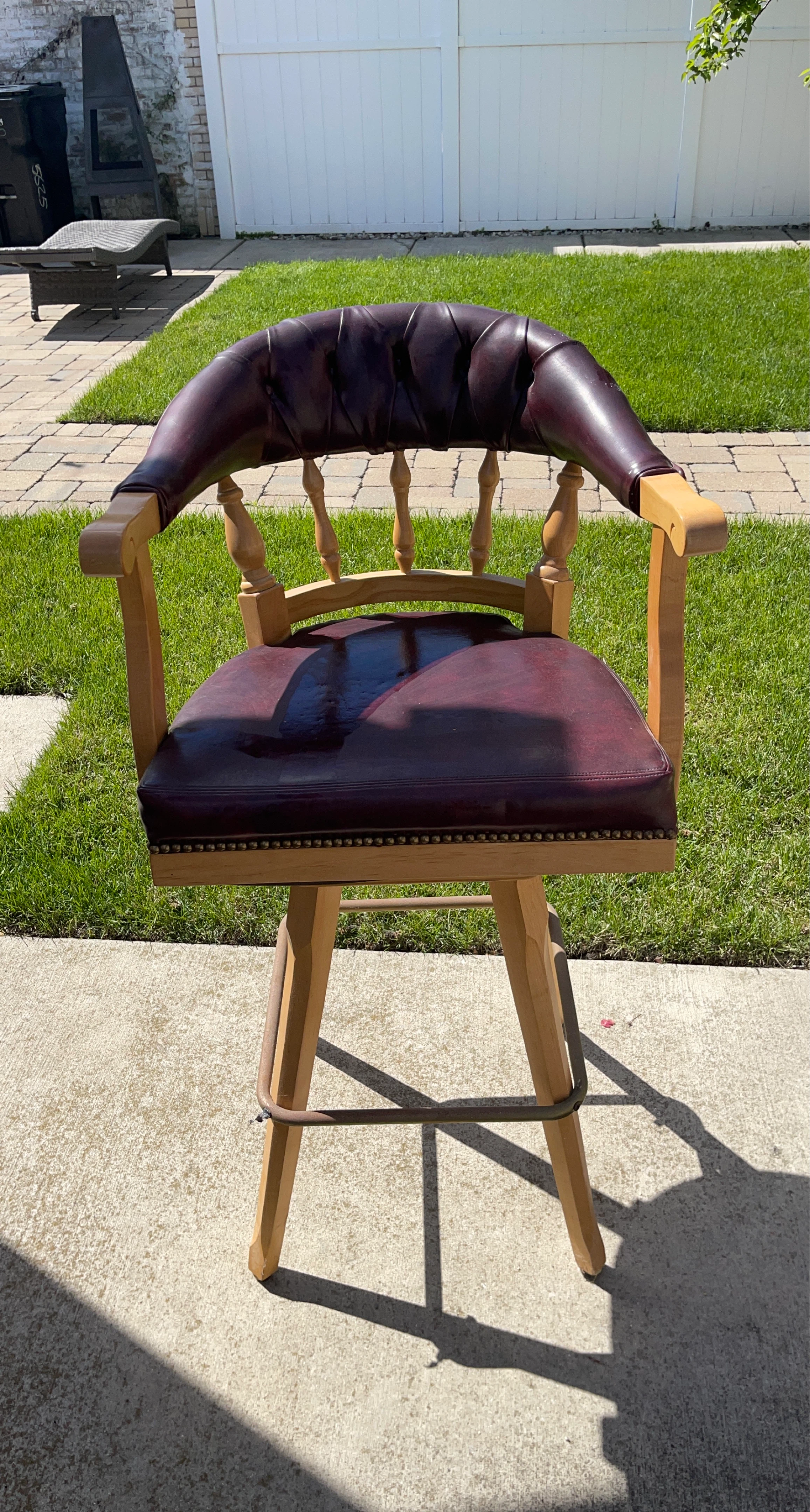 Tufted Swivel Bar Stool