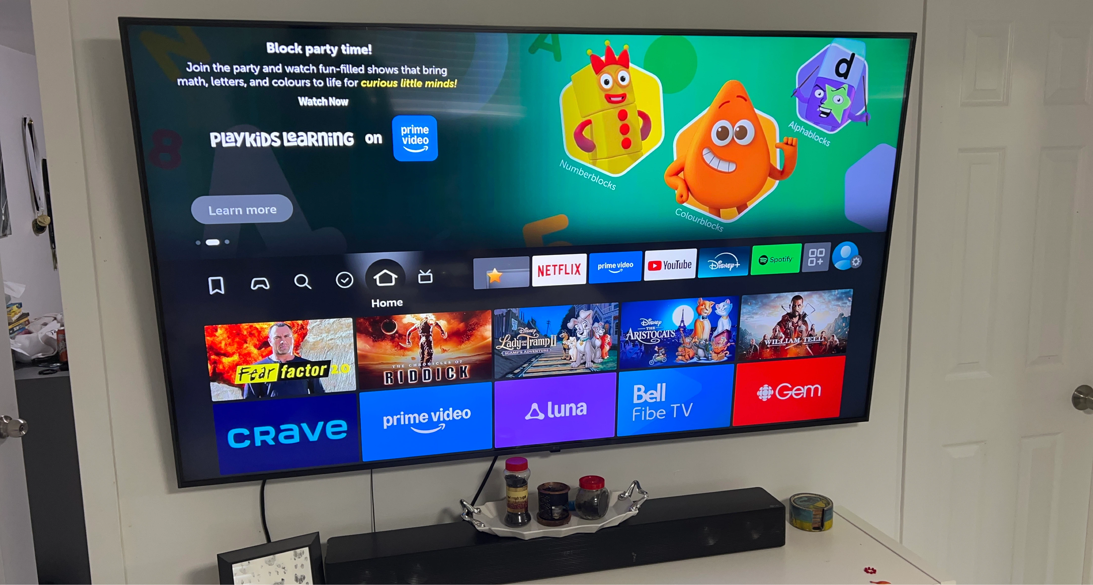 LG Smart TV 70”