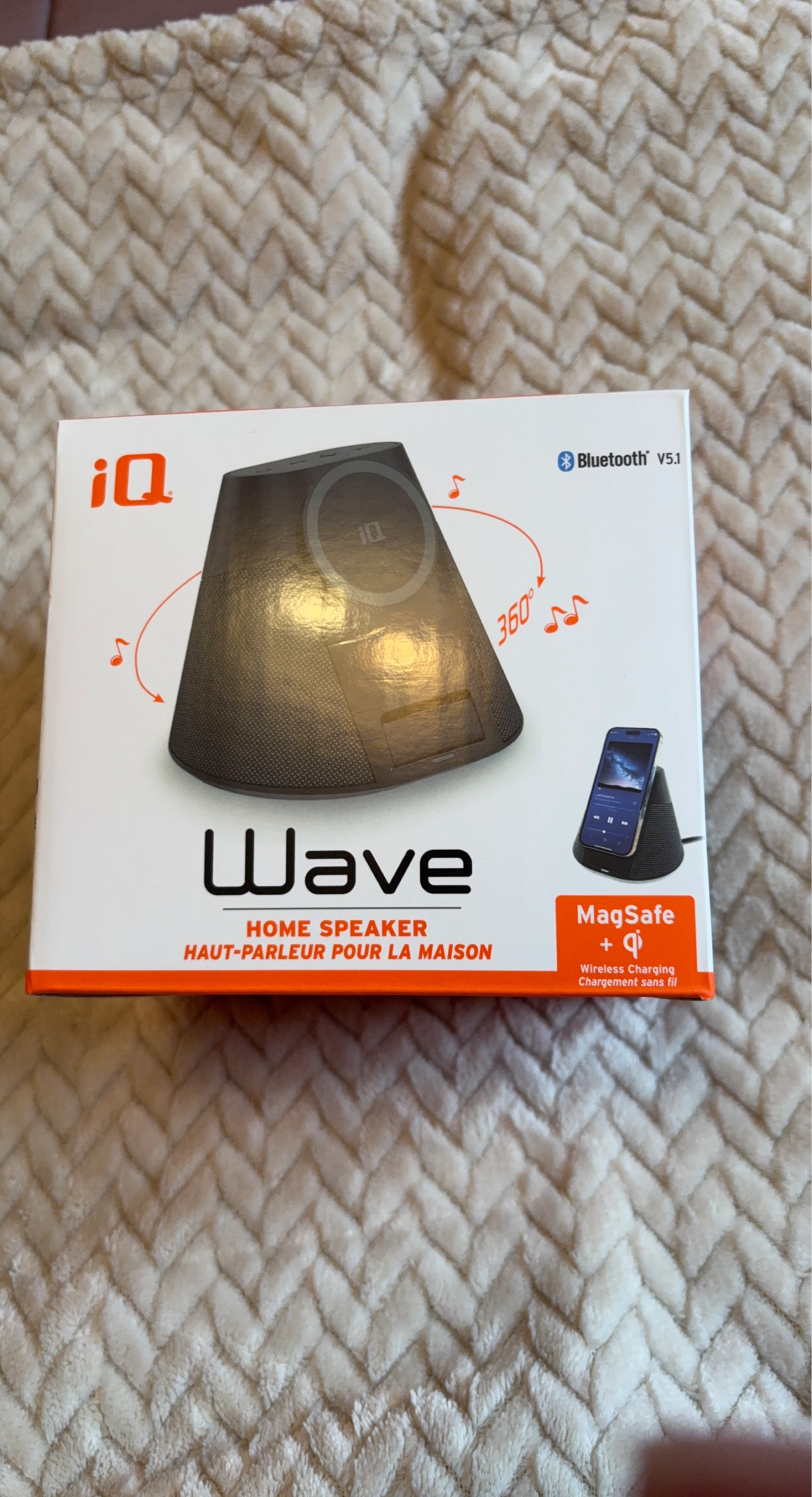 iQ Wave Home Speaker with MagSafe Wireless Charging