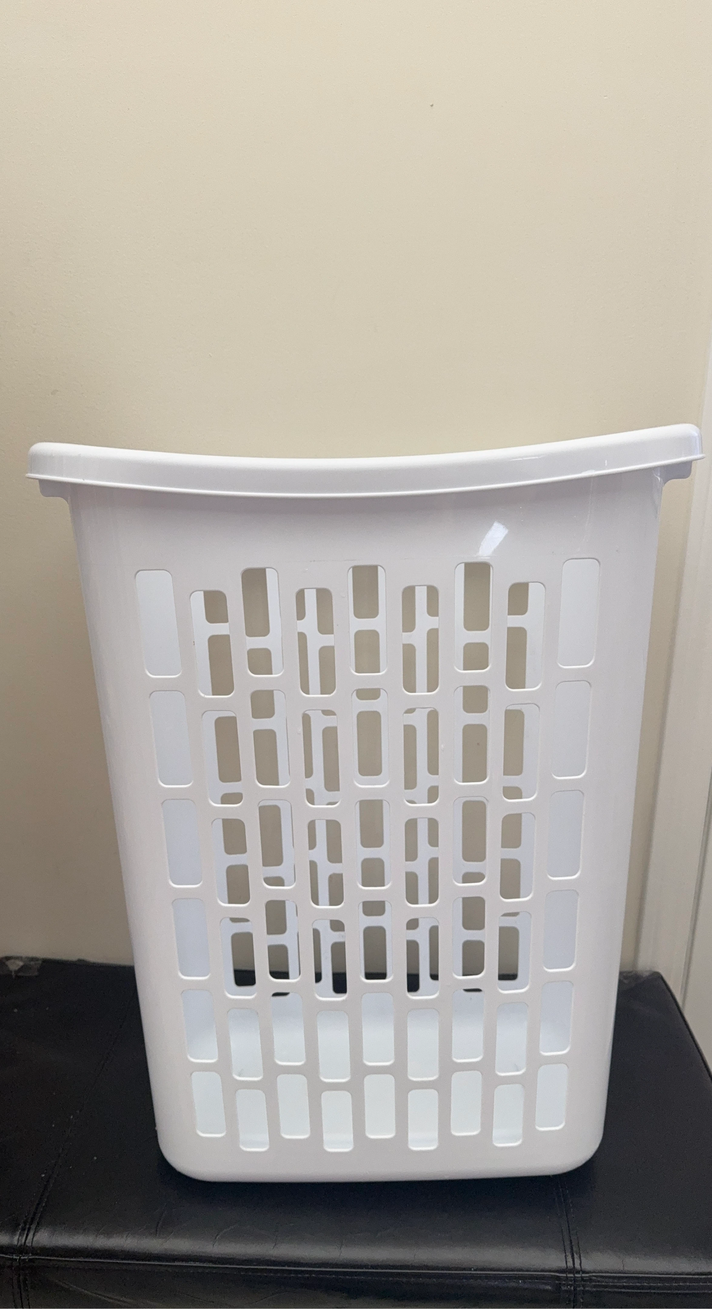 Sterilite White Tall Laundry Basket( great condition)