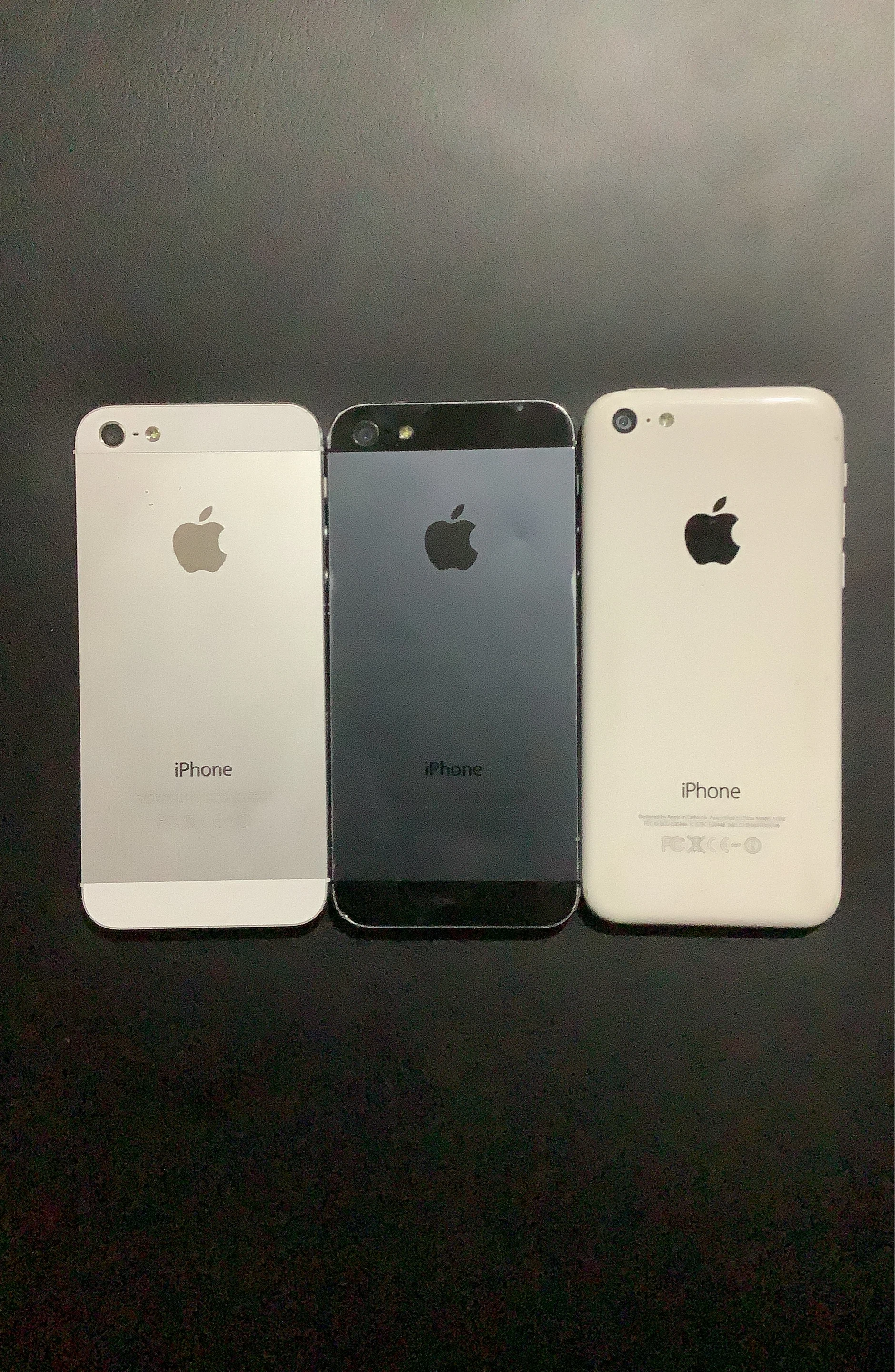 Apple iPhone Lot (3 Phones)