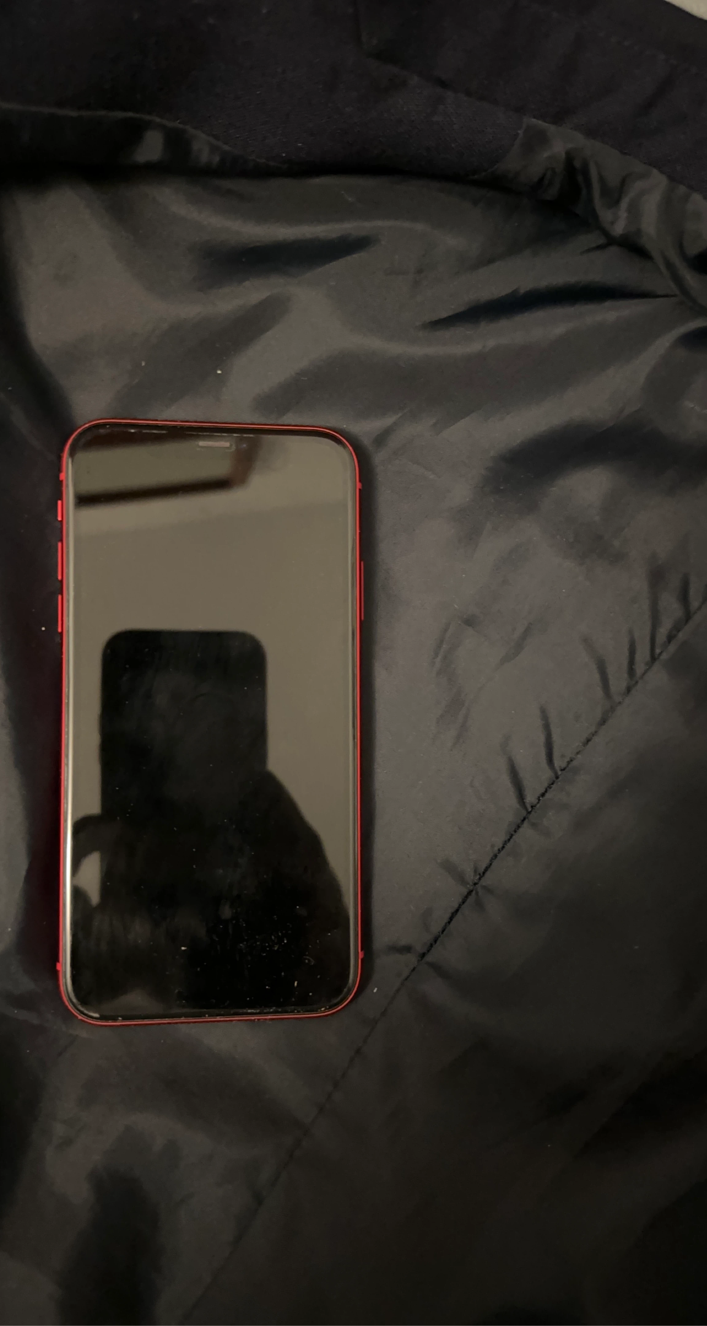 Apple iPhone 11 - Red