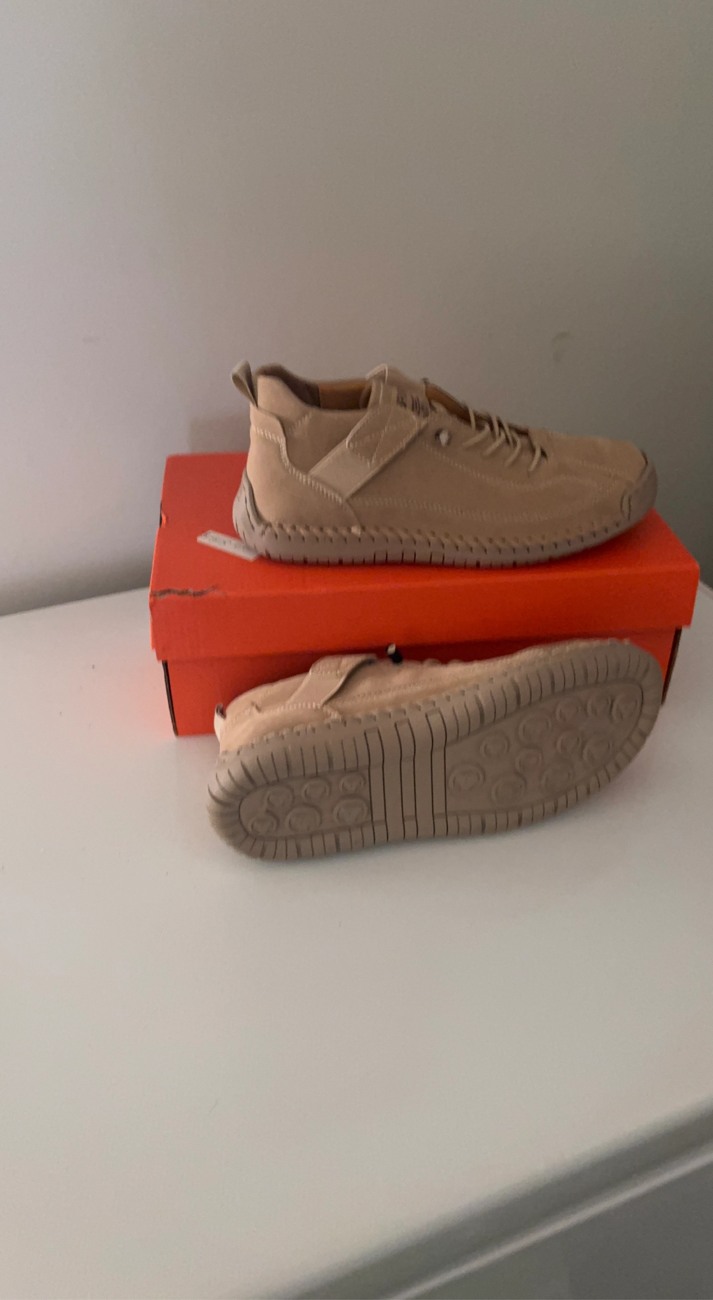 Men' or women’s Tan Suede Driving Moccasins