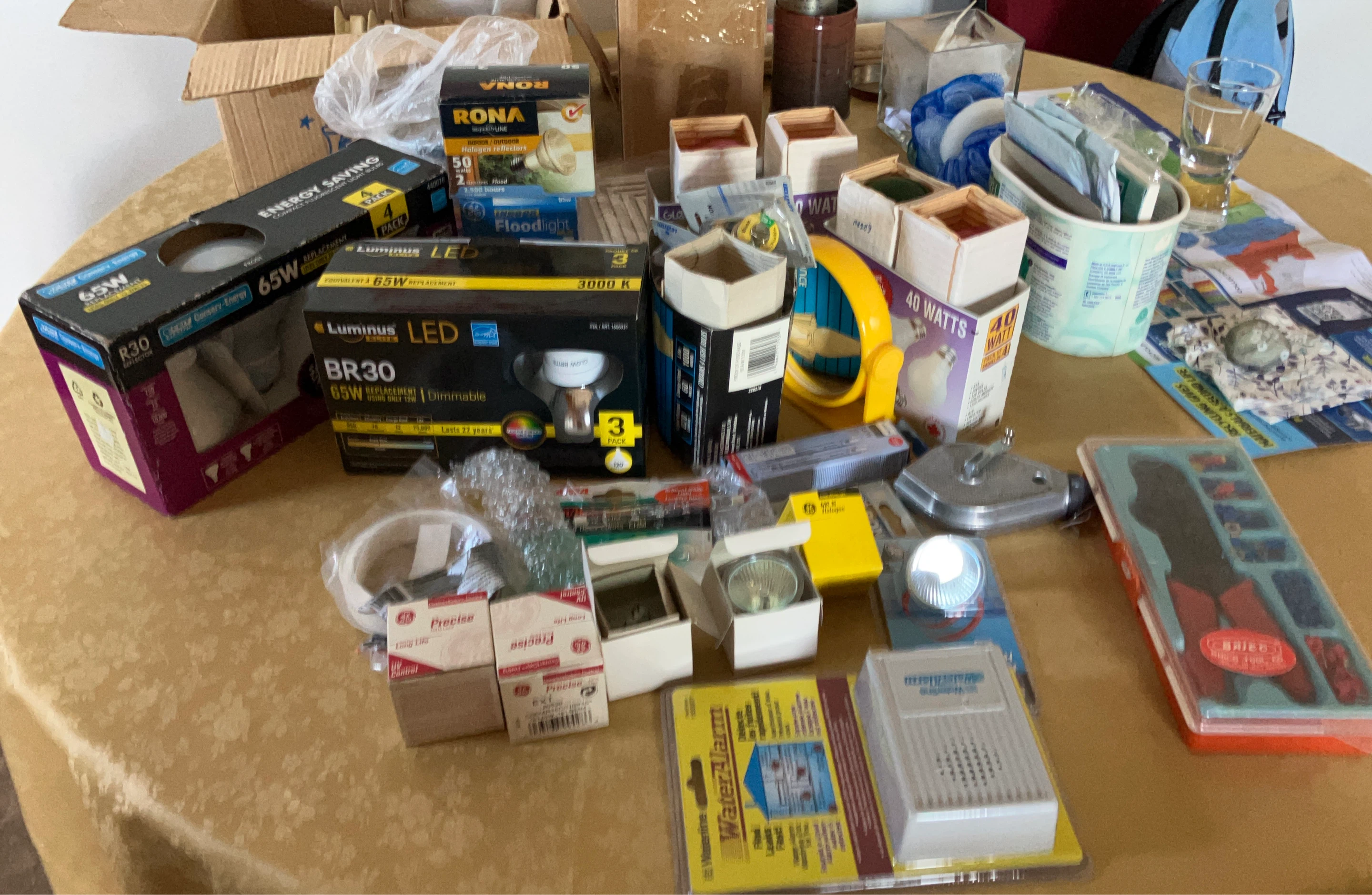 VARIOUS LIGHT BULBS