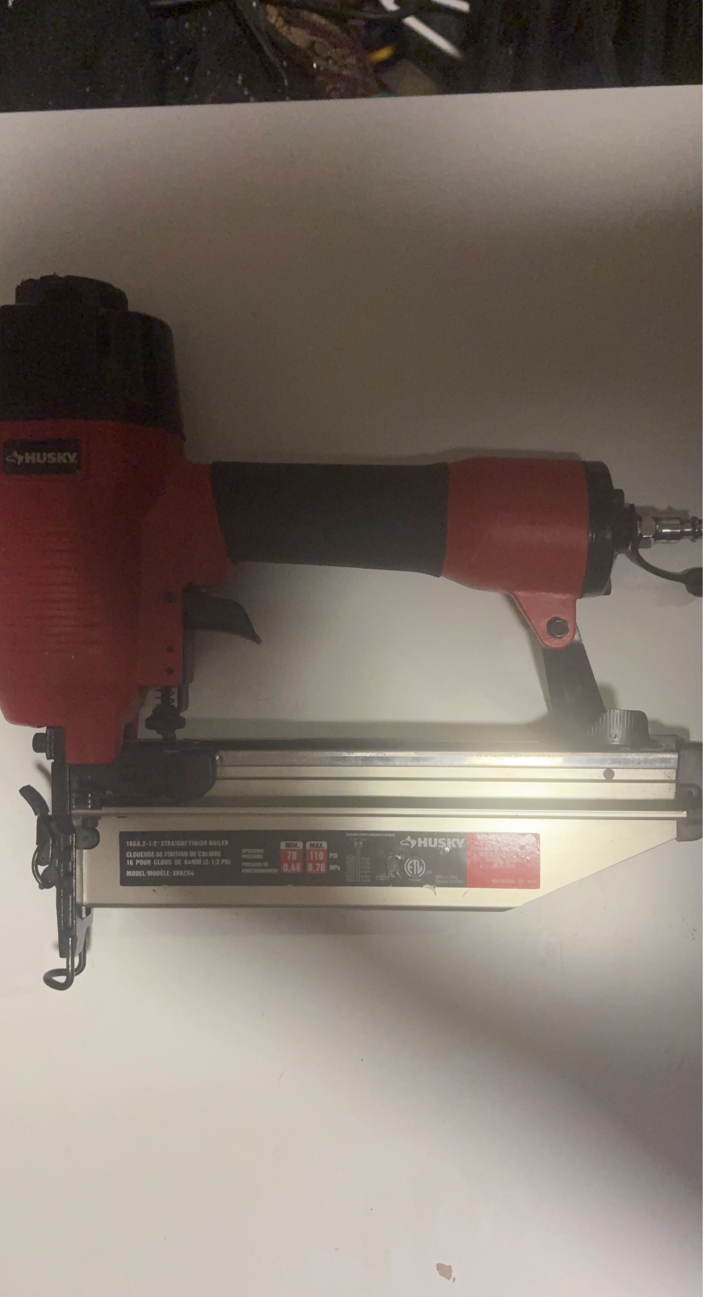 Husky 16GA 2-1/2" Straight Finish Nailer