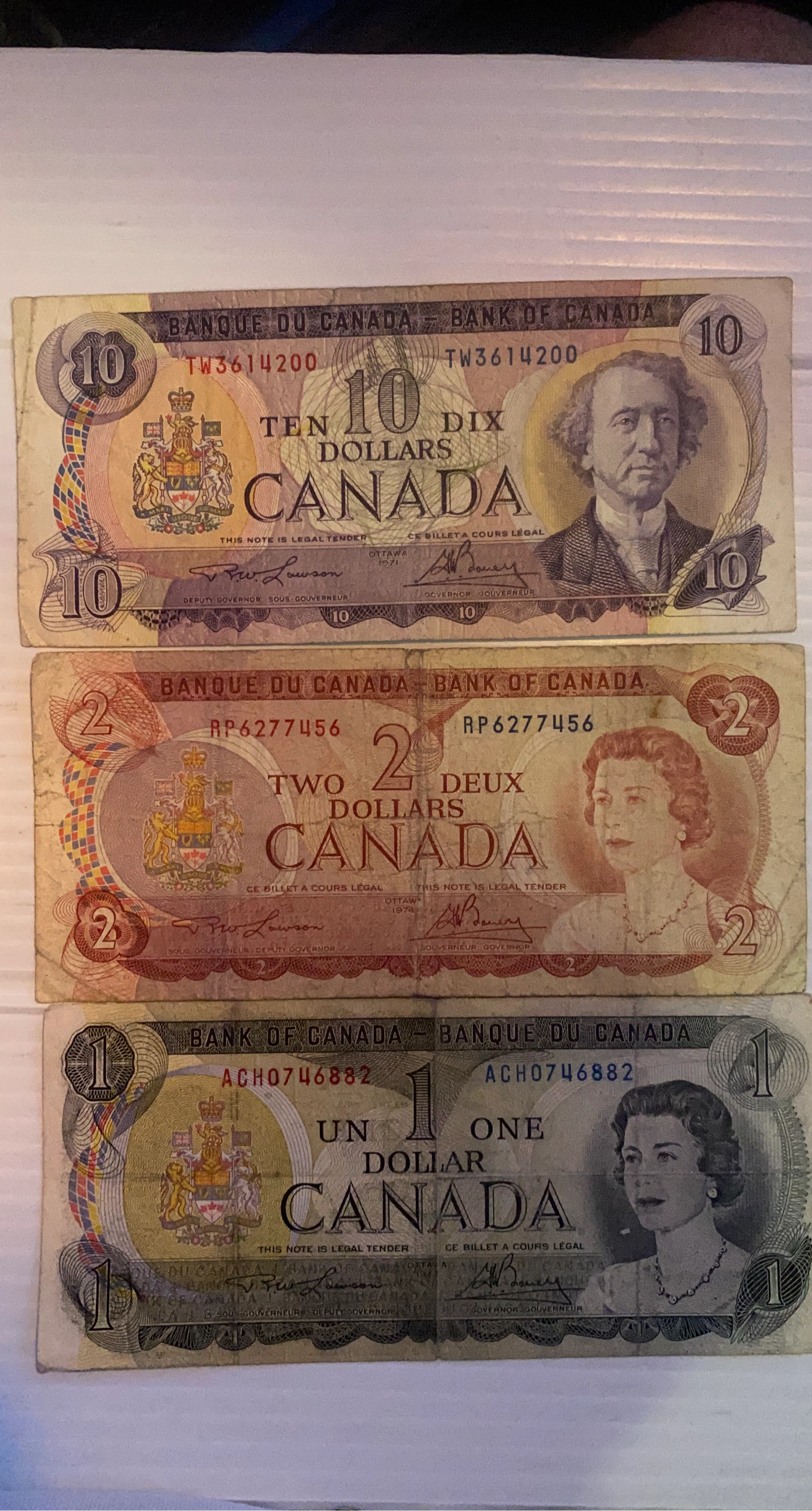 Bank of Canada Old Bills - $1, $2, $10