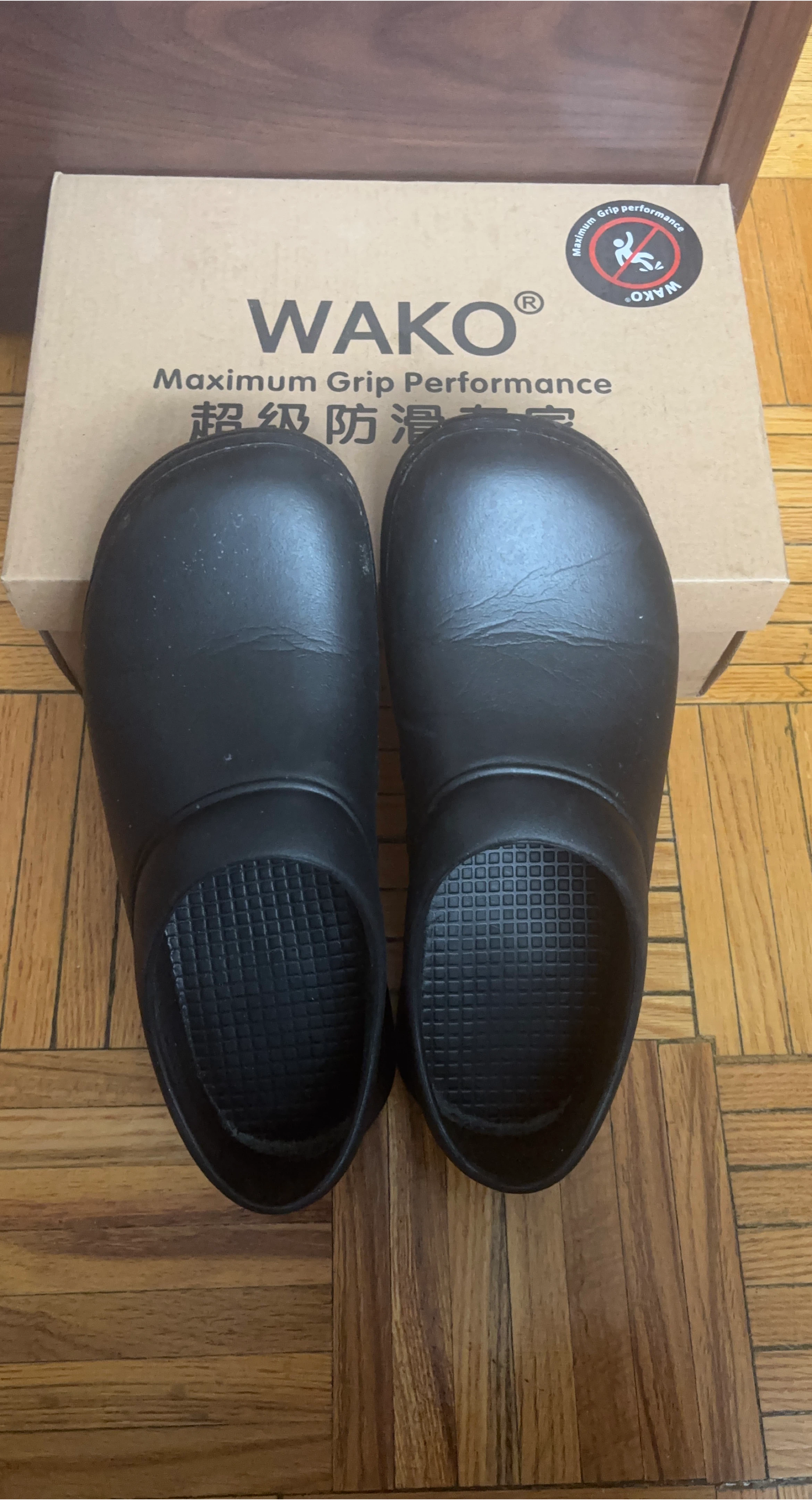 WAKO Black Slip-Resistant Clogs shoes