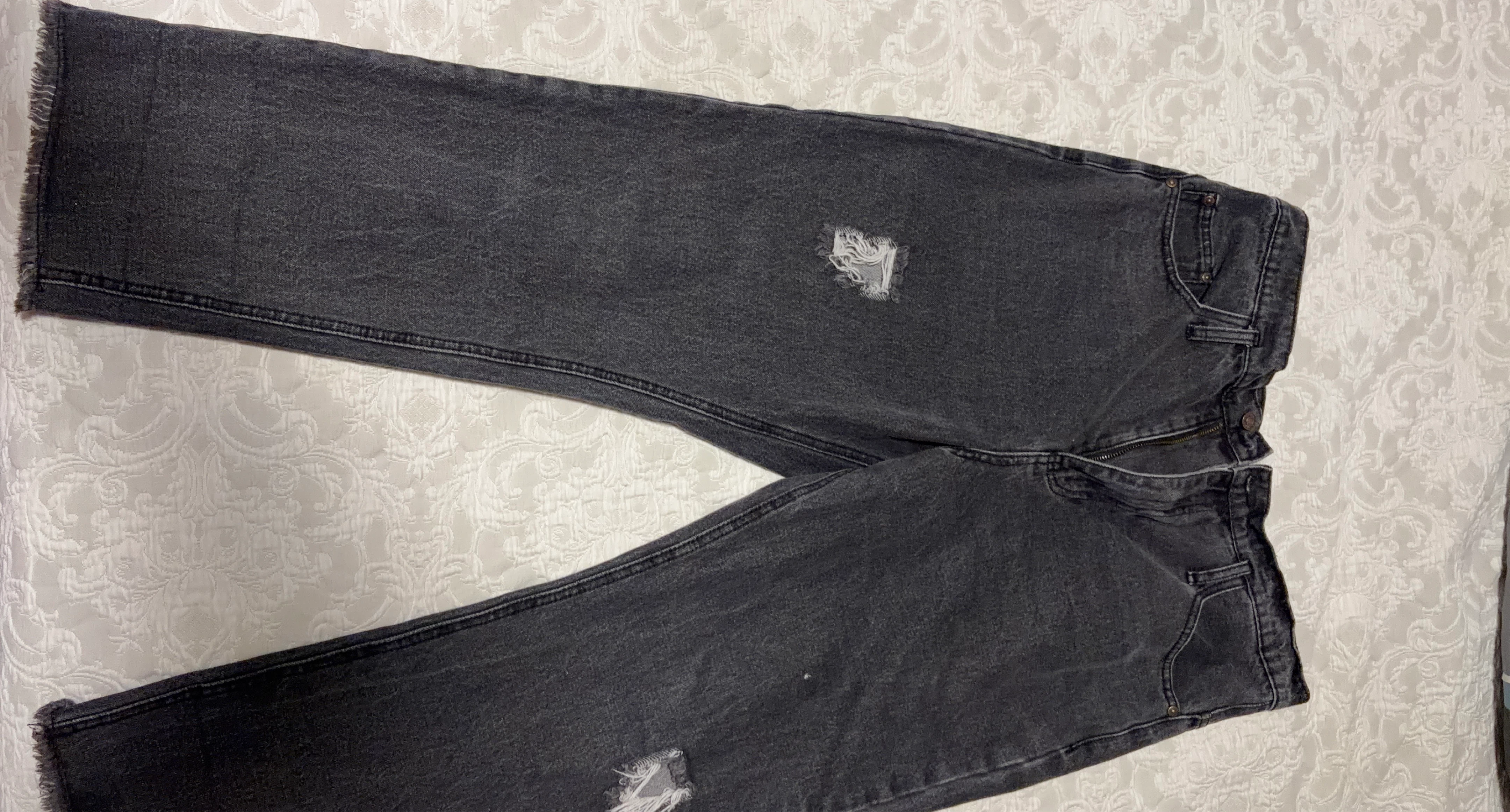Forever 21 Grey Distressed Denim Jeans Size 31