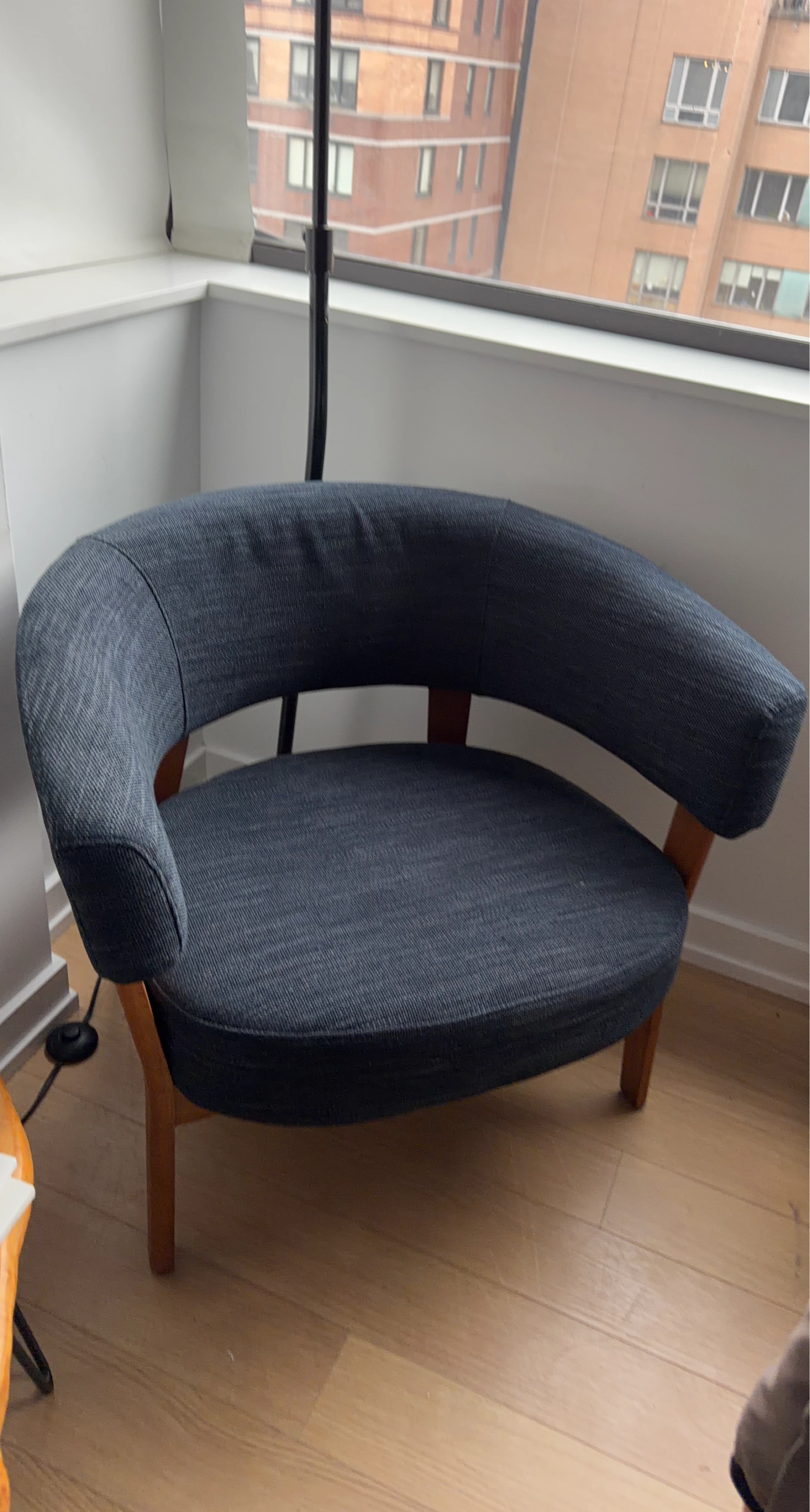Dark Blue Upholstered Accent Chair with Wooden Legs