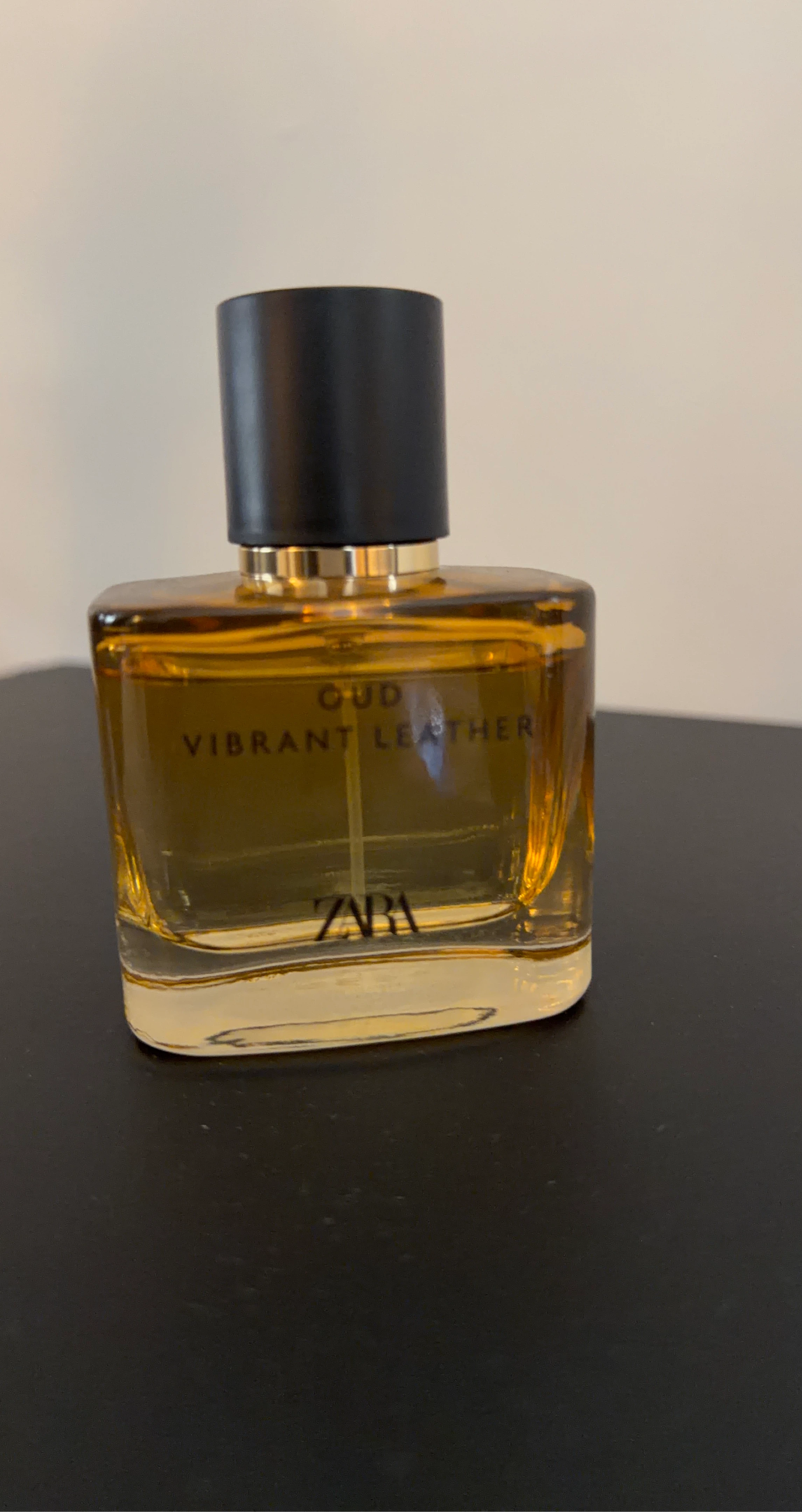 Zara Oud Vibrant Leather Eau de Parfum