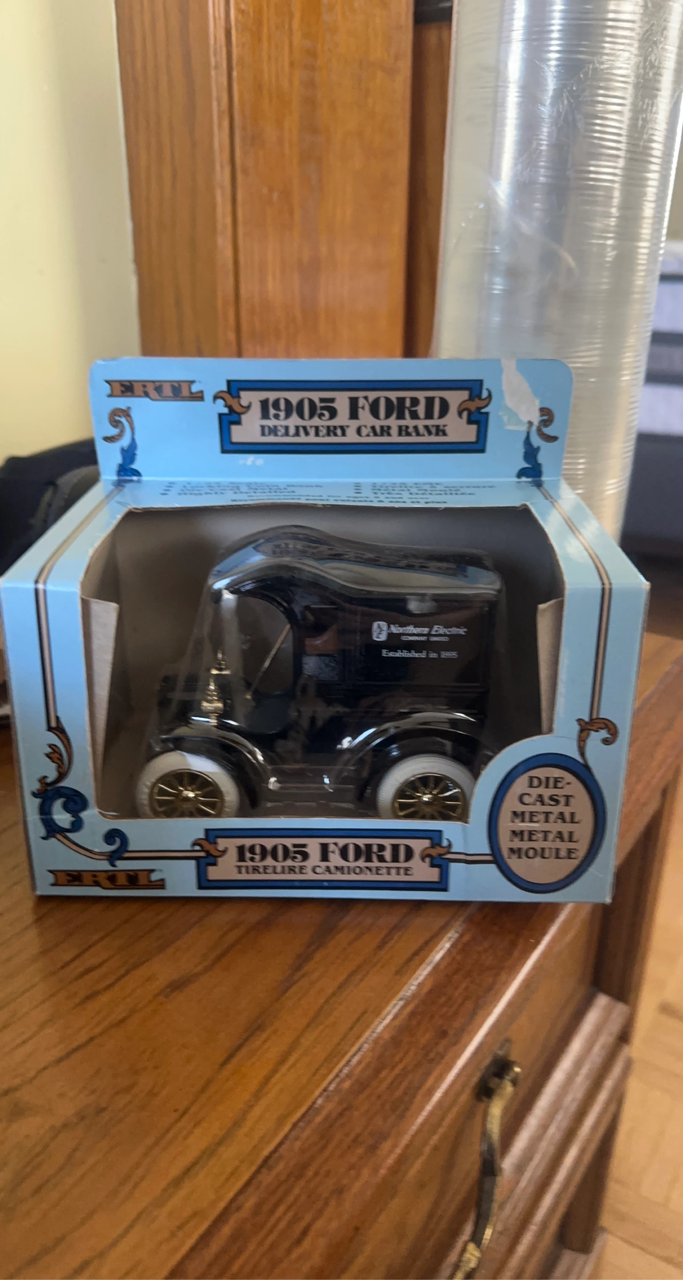 ERTL 1905 Ford Delivery Car Bank - Die-Cast Metal